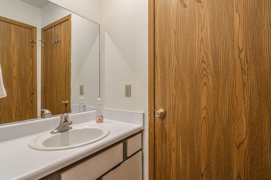 27 Bluebird Way 5 Property Photo 23
