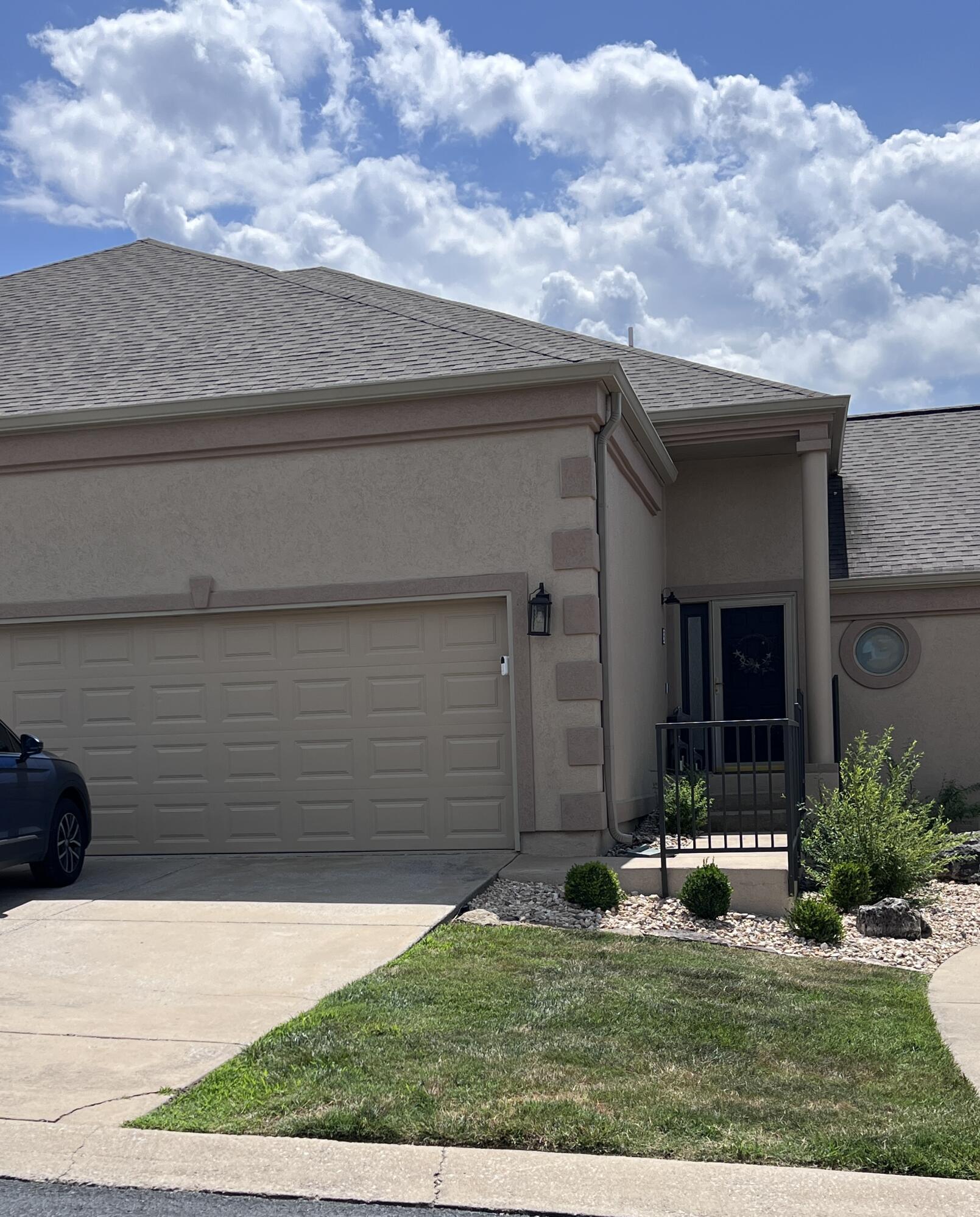 160 Villa Drive Property Photo 1