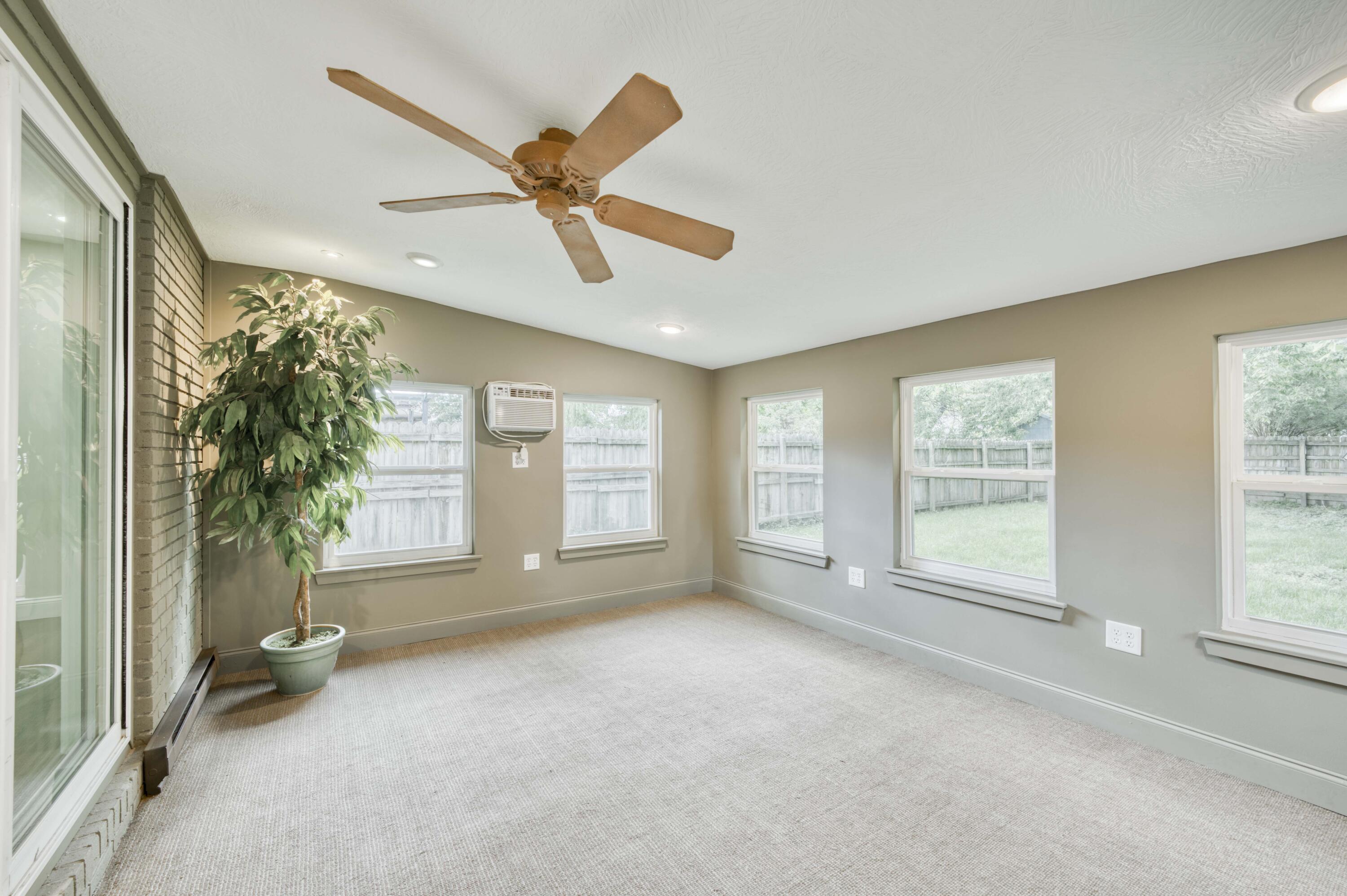 210 North Cedarbrook Avenue Property Photo 13