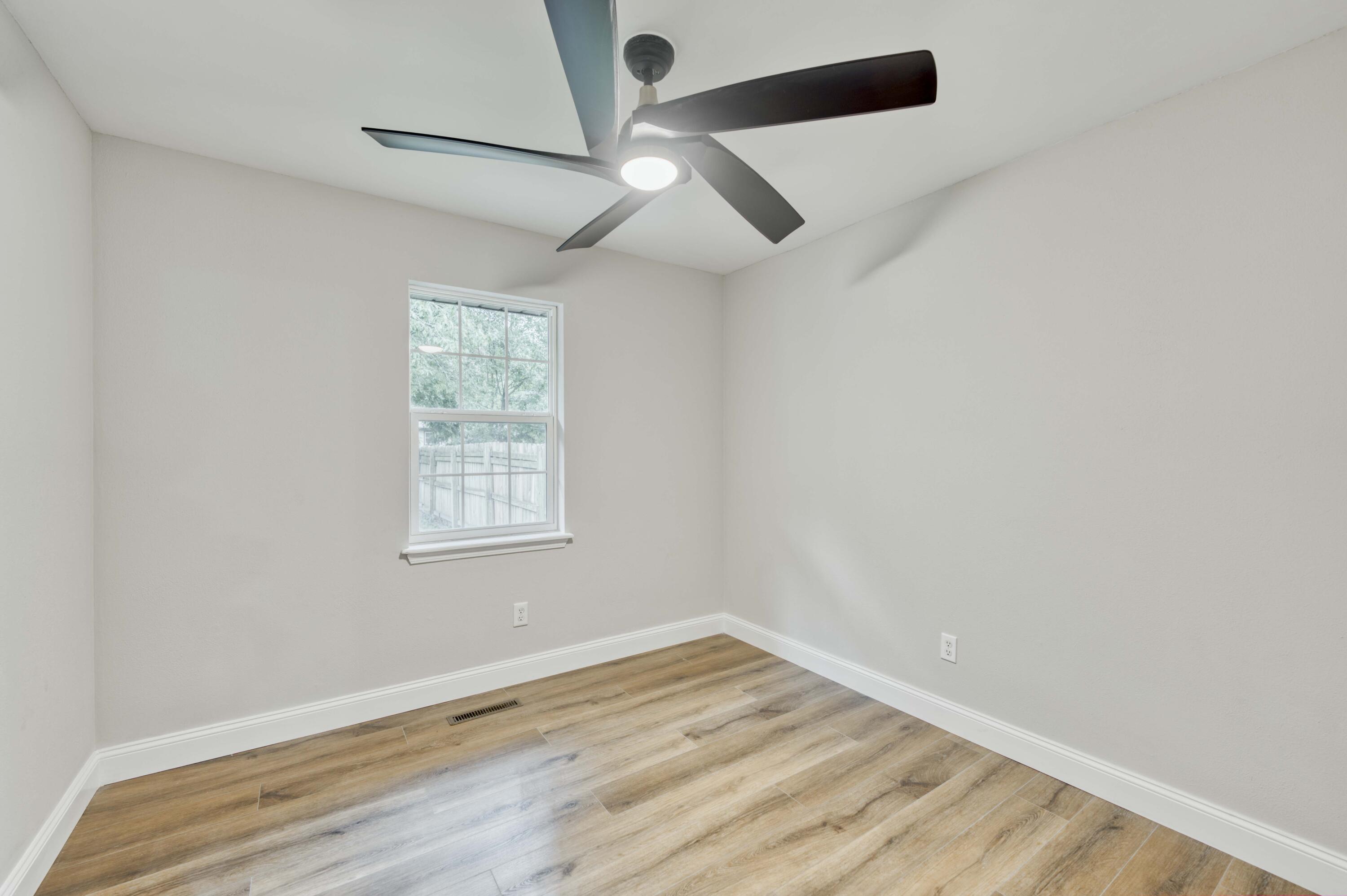210 North Cedarbrook Avenue Property Photo 18