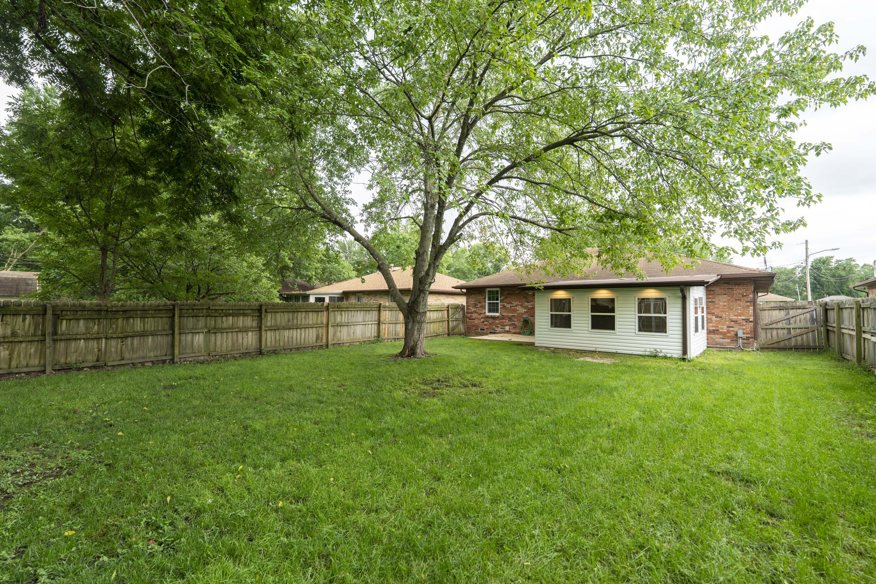 210 North Cedarbrook Avenue Property Photo 32