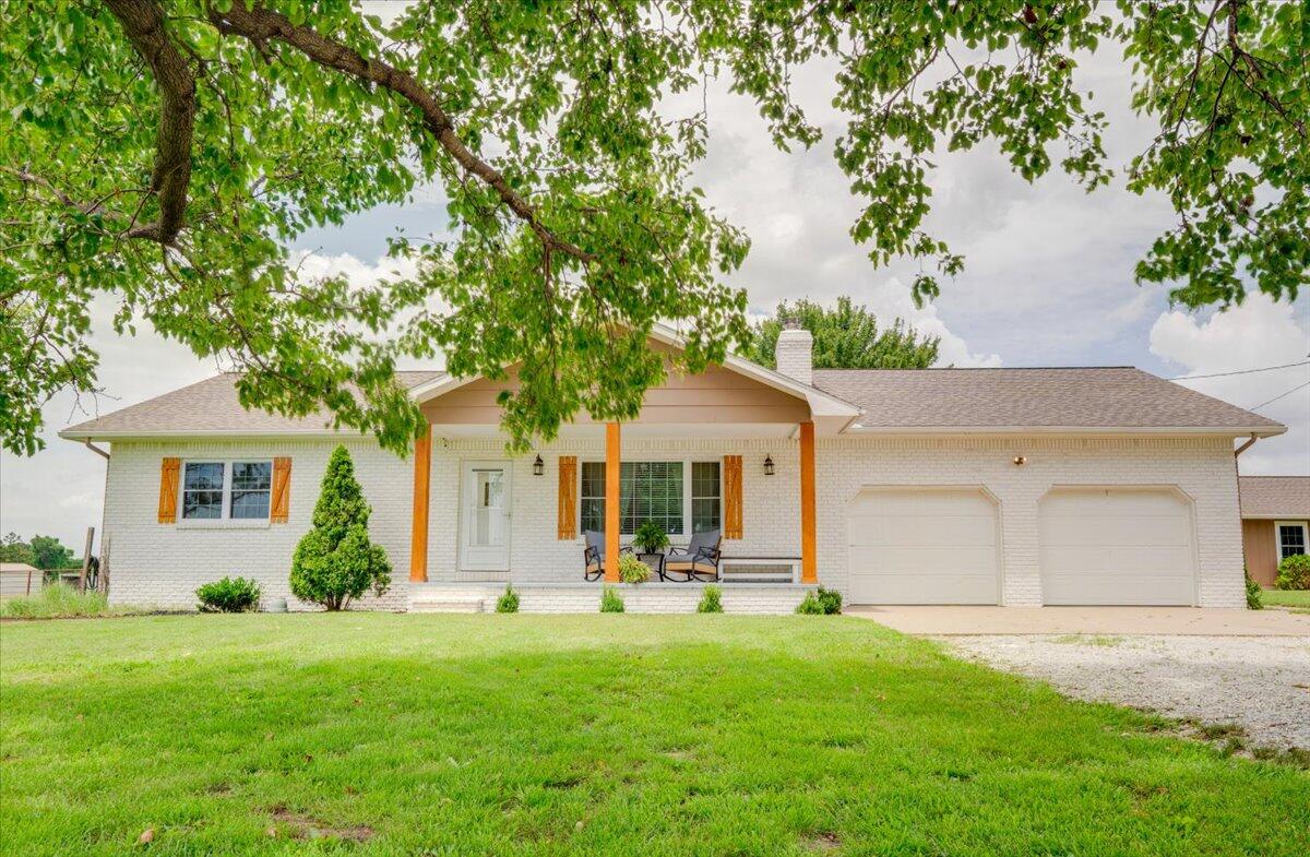 11284 Norway Road Property Photo 2