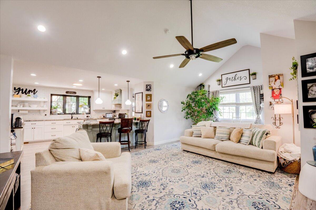 11284 Norway Road Property Photo 15