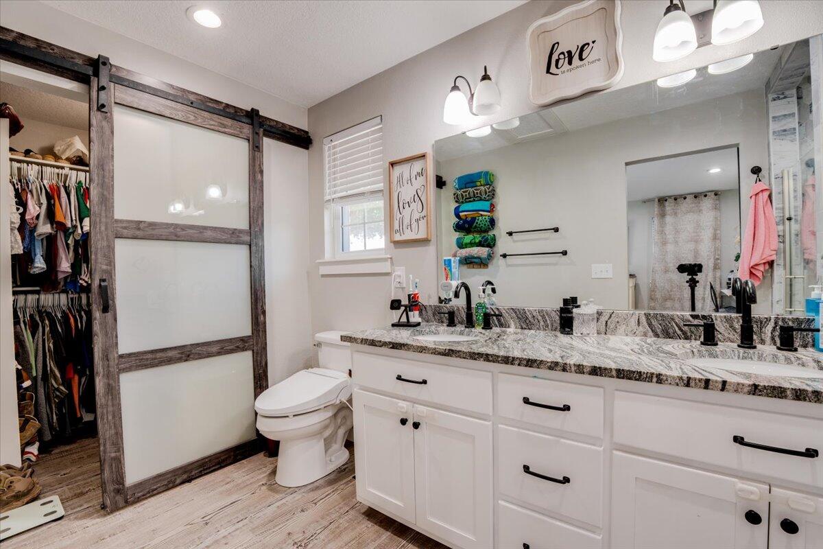 11284 Norway Road Property Photo 25