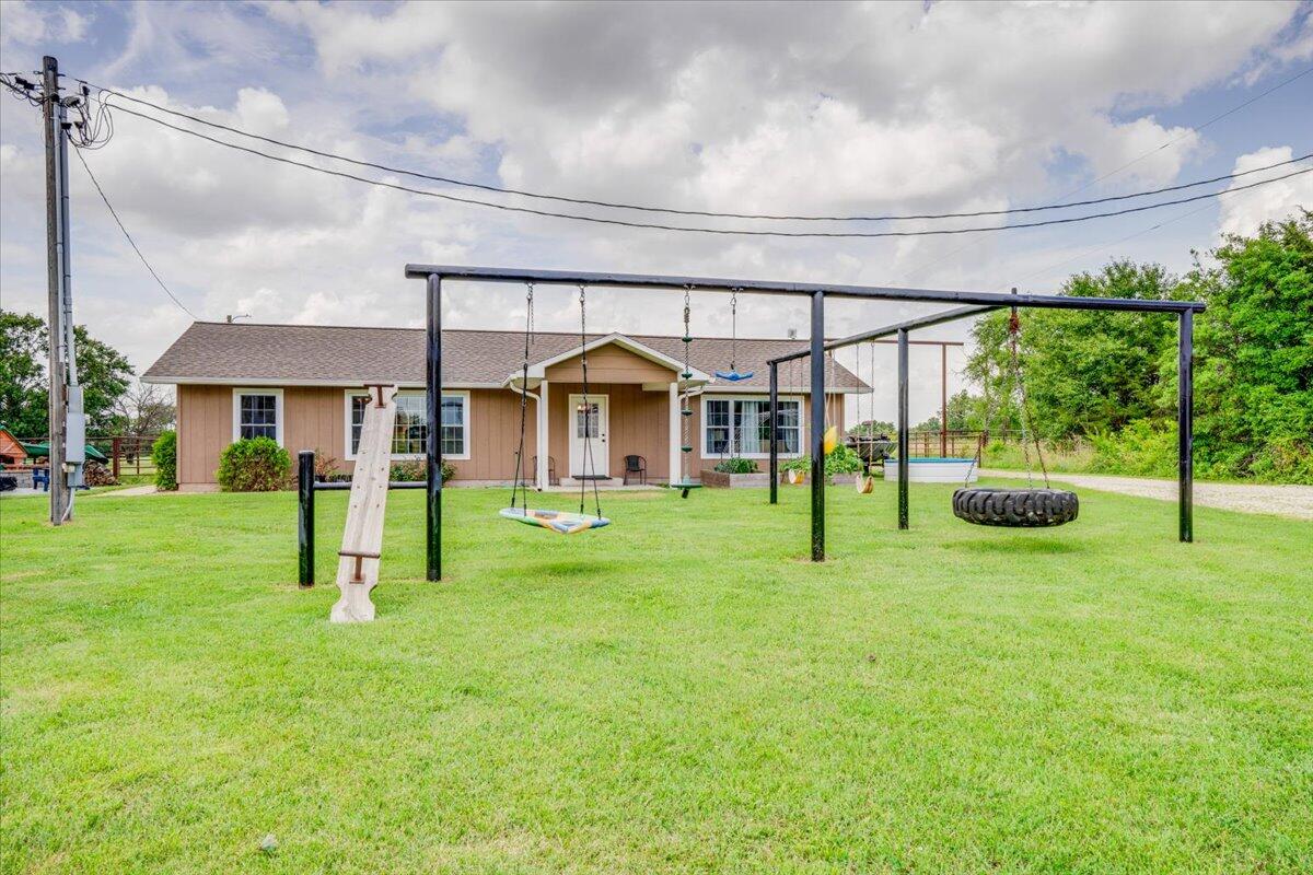 11284 Norway Road Property Photo 44