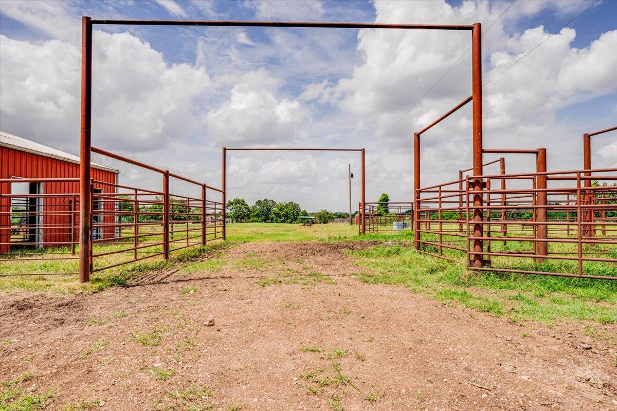 11284 Norway Road Property Photo 48