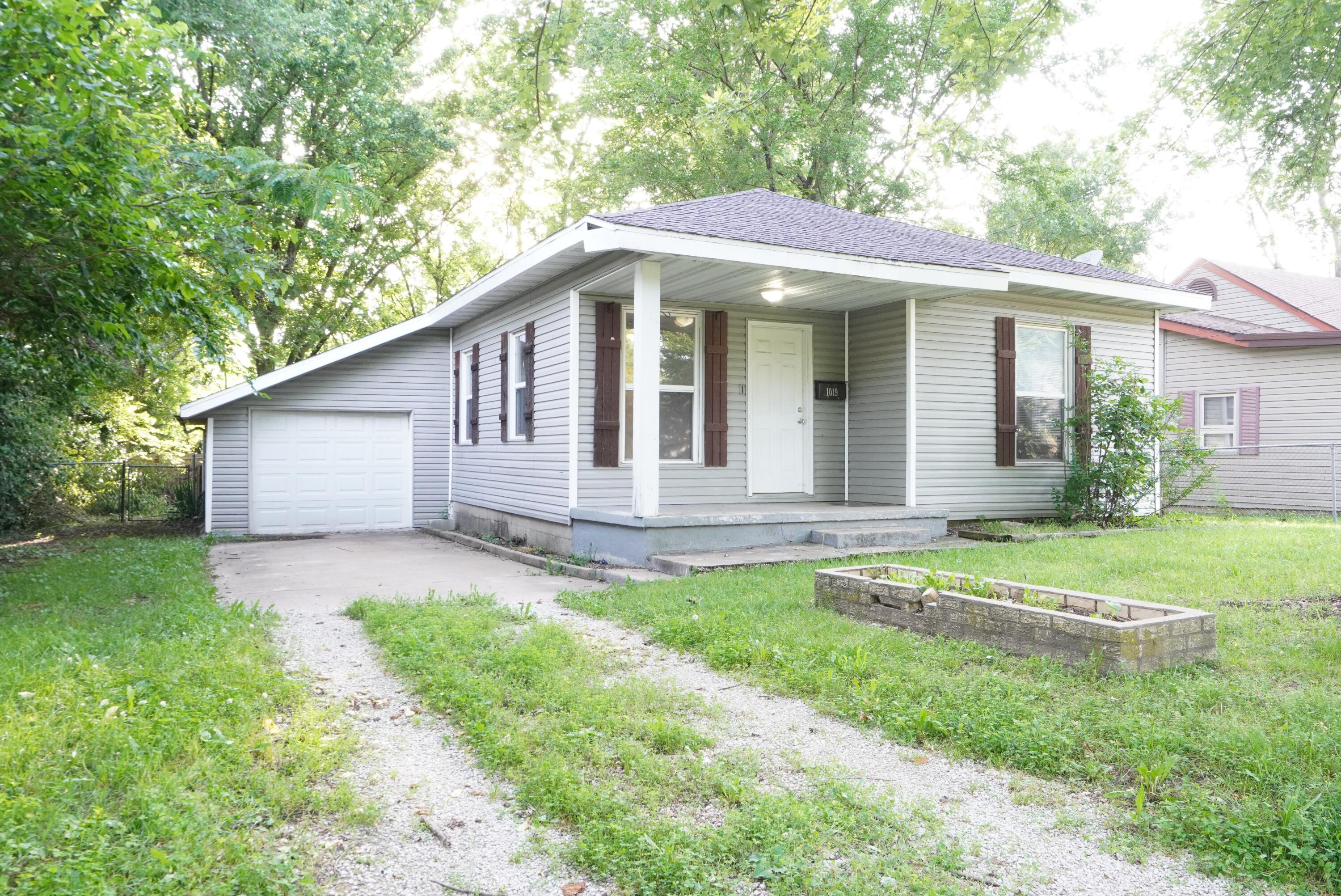 1019 North Clifton Avenue