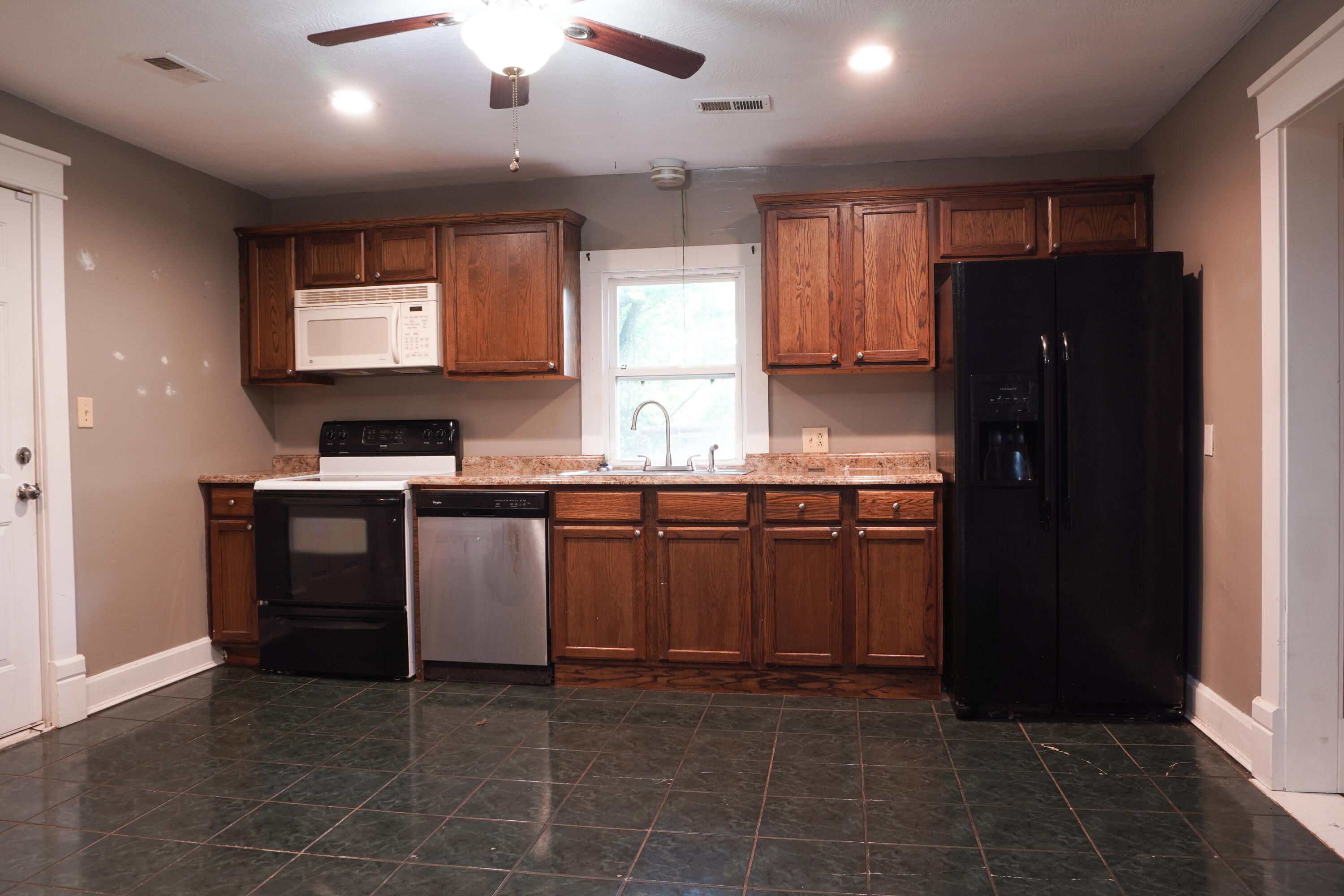 1019 North Clifton Avenue Property Photo 12