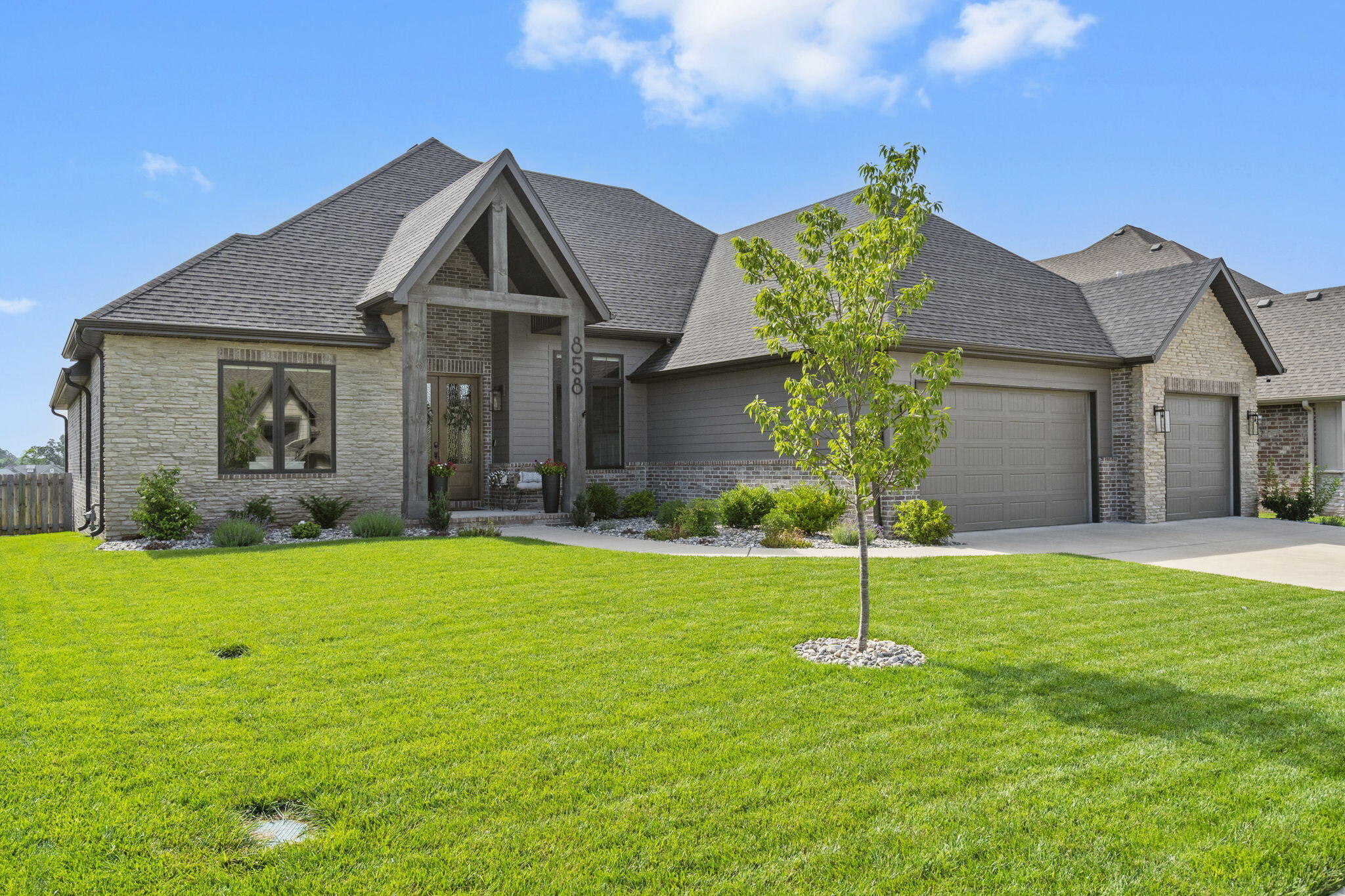 858 East Edenmore Circle Property Photo 46