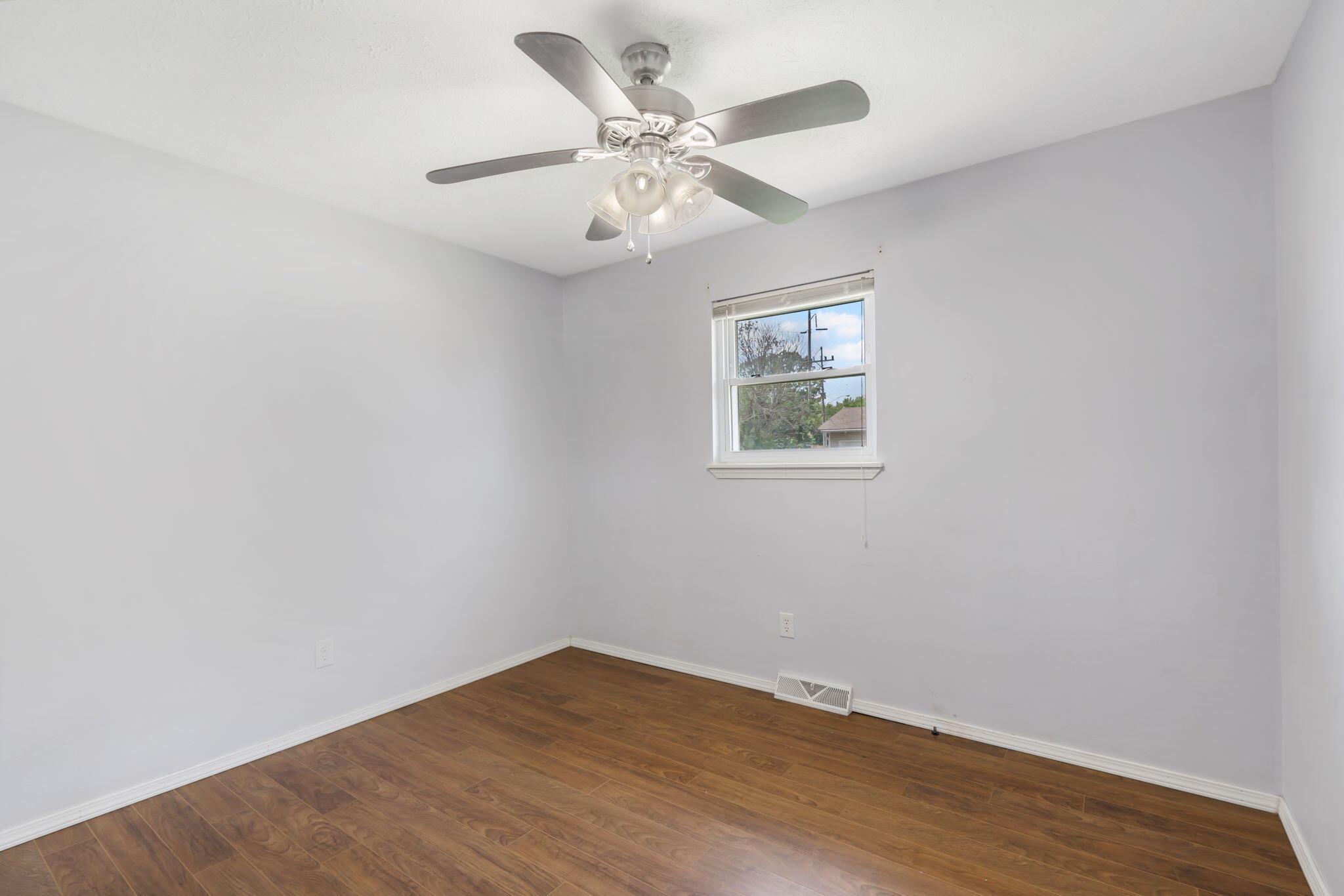 3006 North Pierce Avenue Property Photo 13
