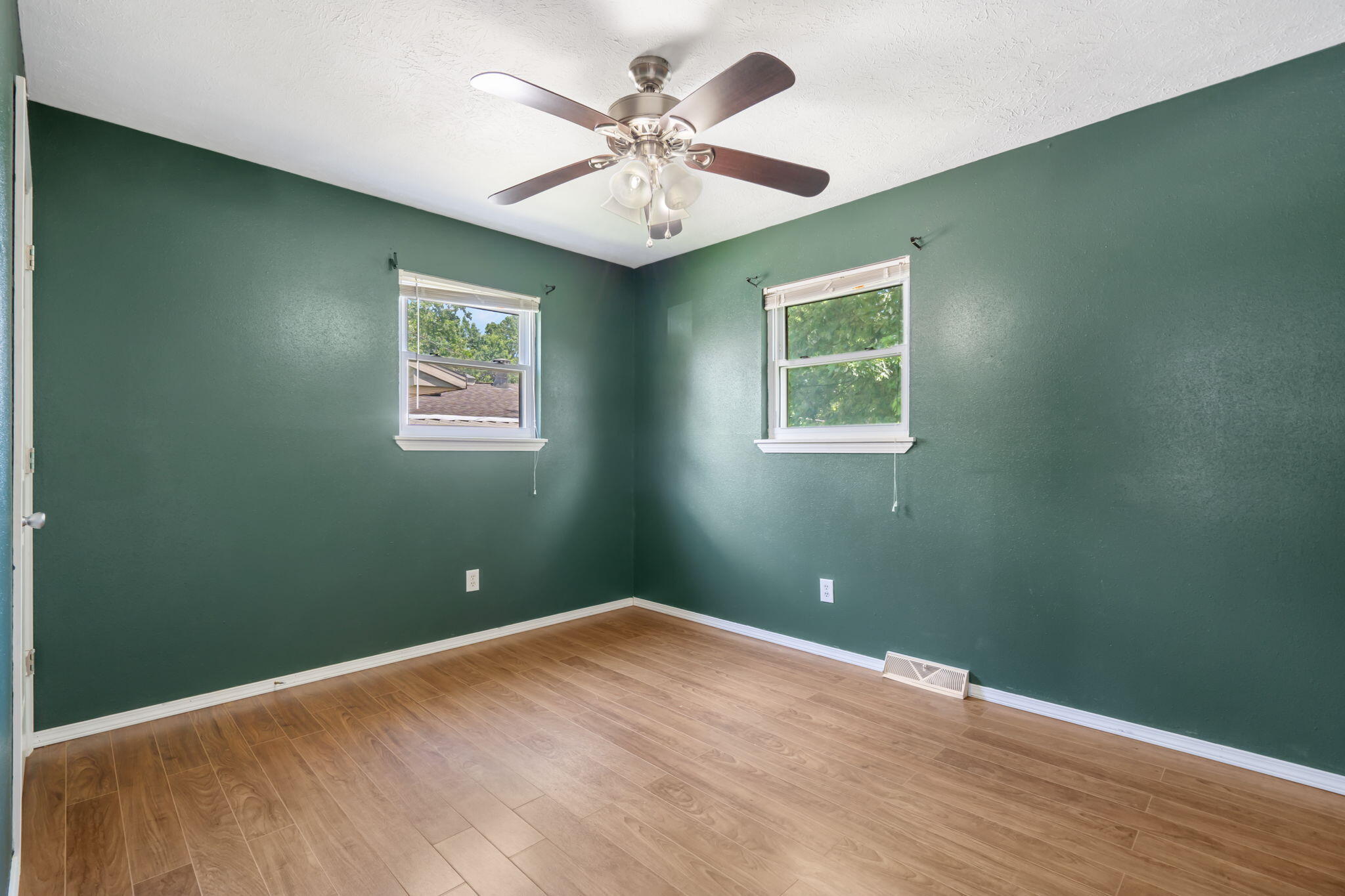 3006 North Pierce Avenue Property Photo 17