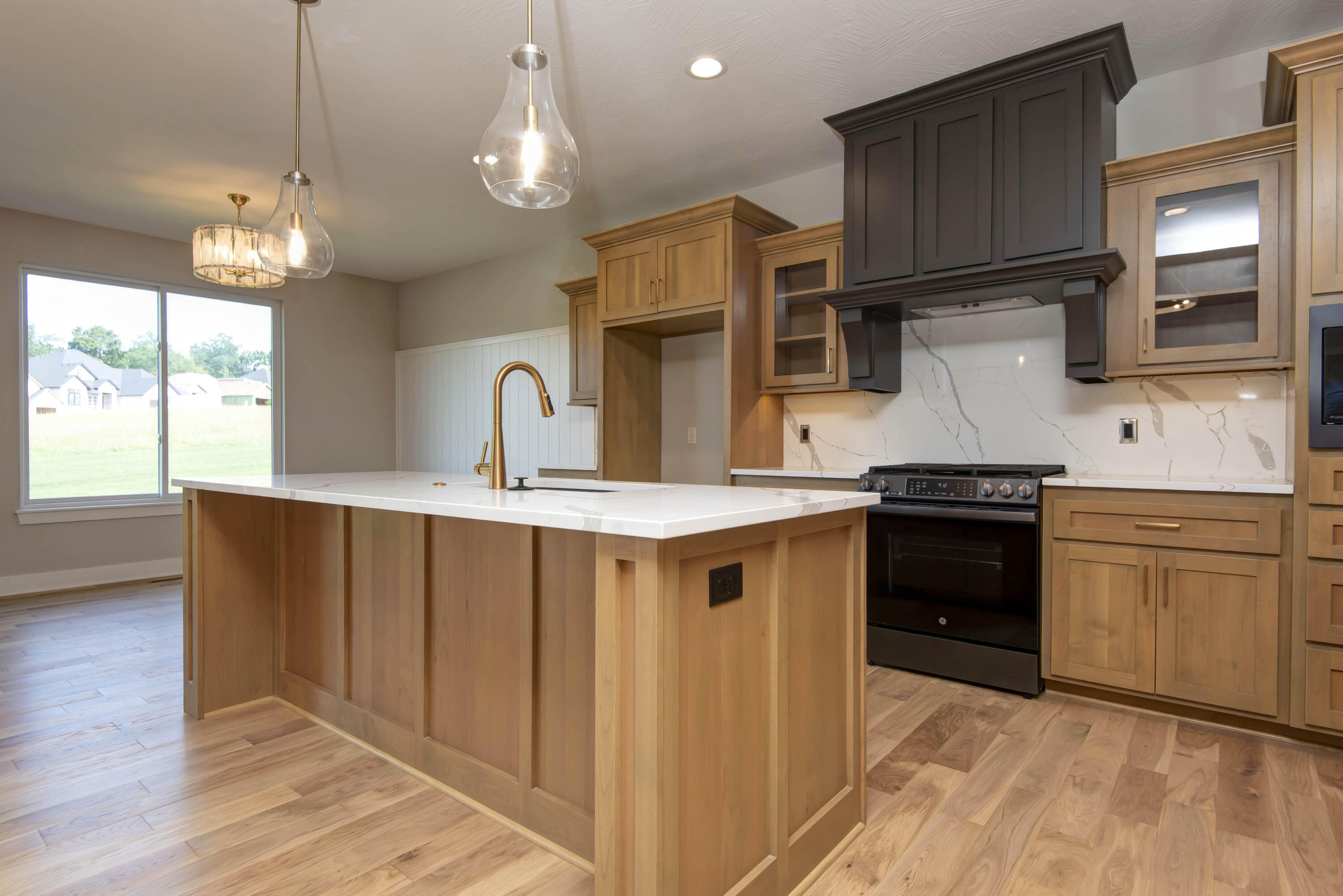 6059 South Clay Avenue Property Photo 12