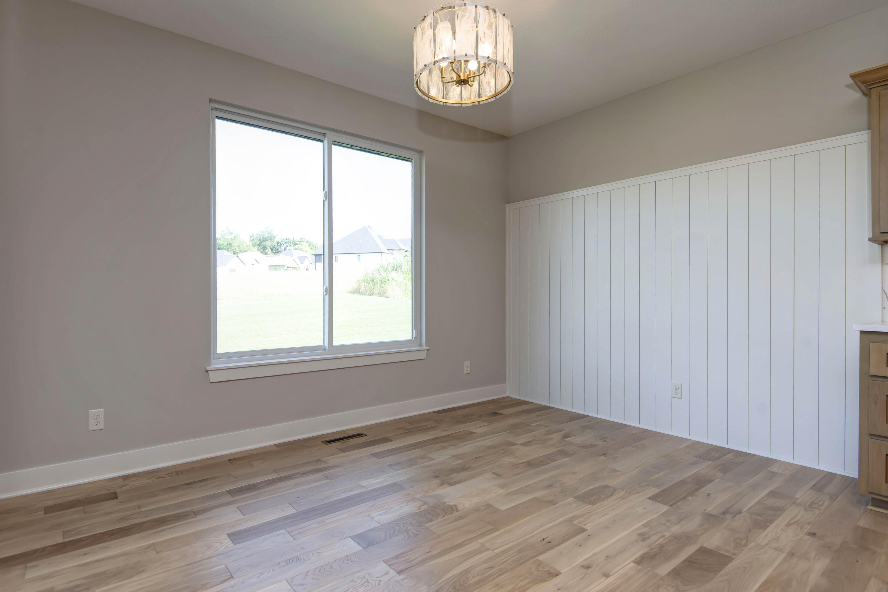 6059 South Clay Avenue Property Photo 13