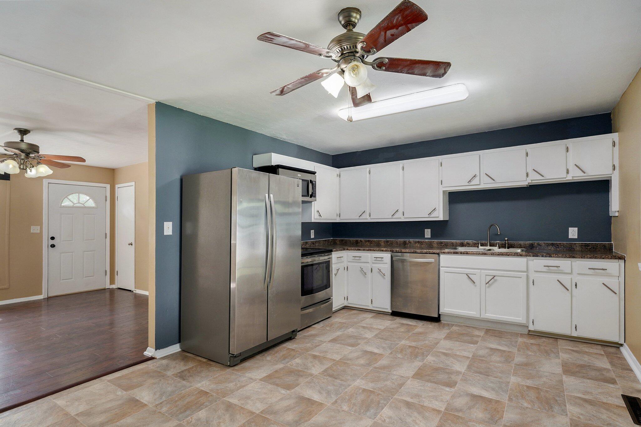 3113 North Howard Avenue Property Photo 9