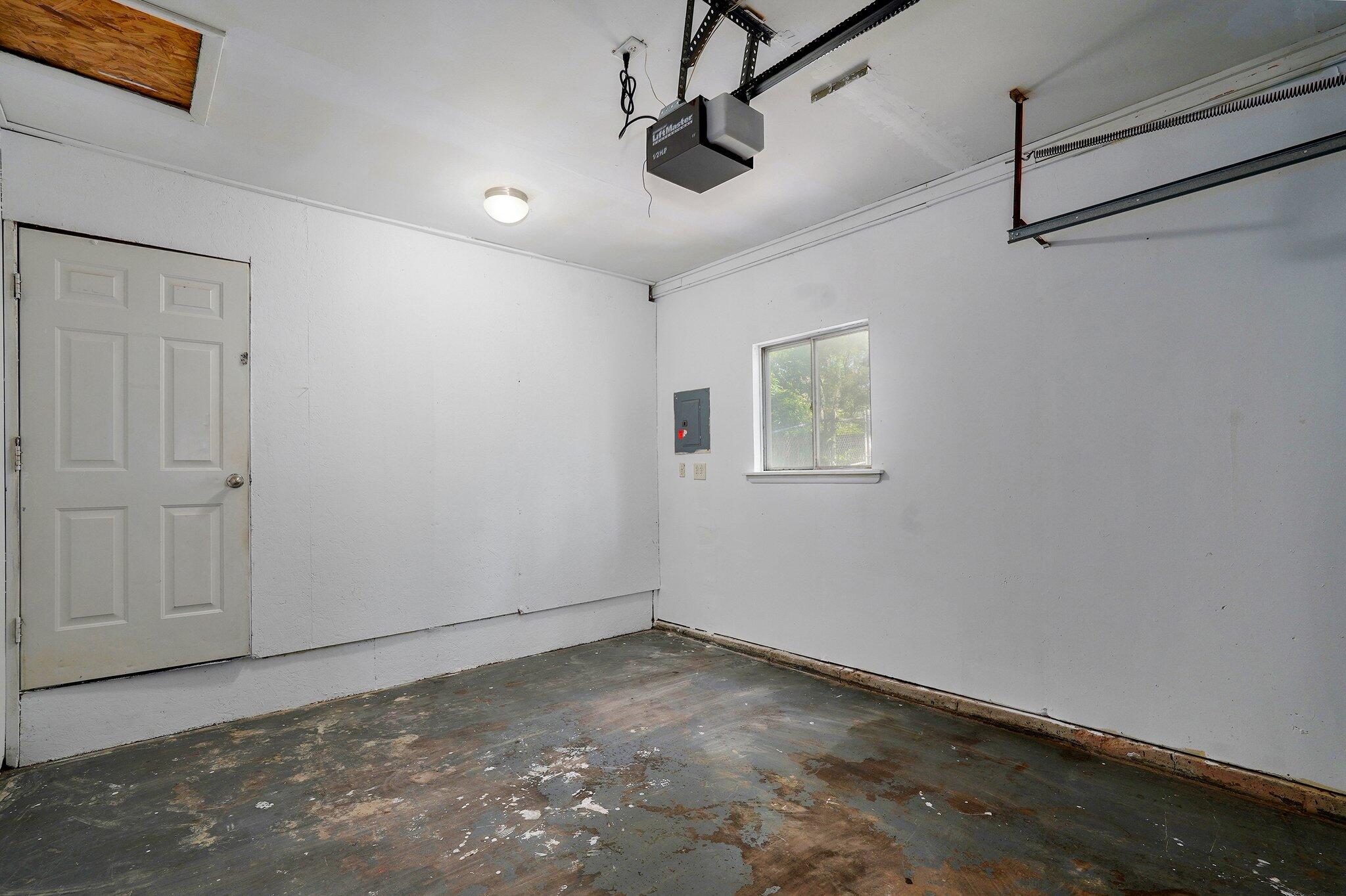 3113 North Howard Avenue Property Photo 19