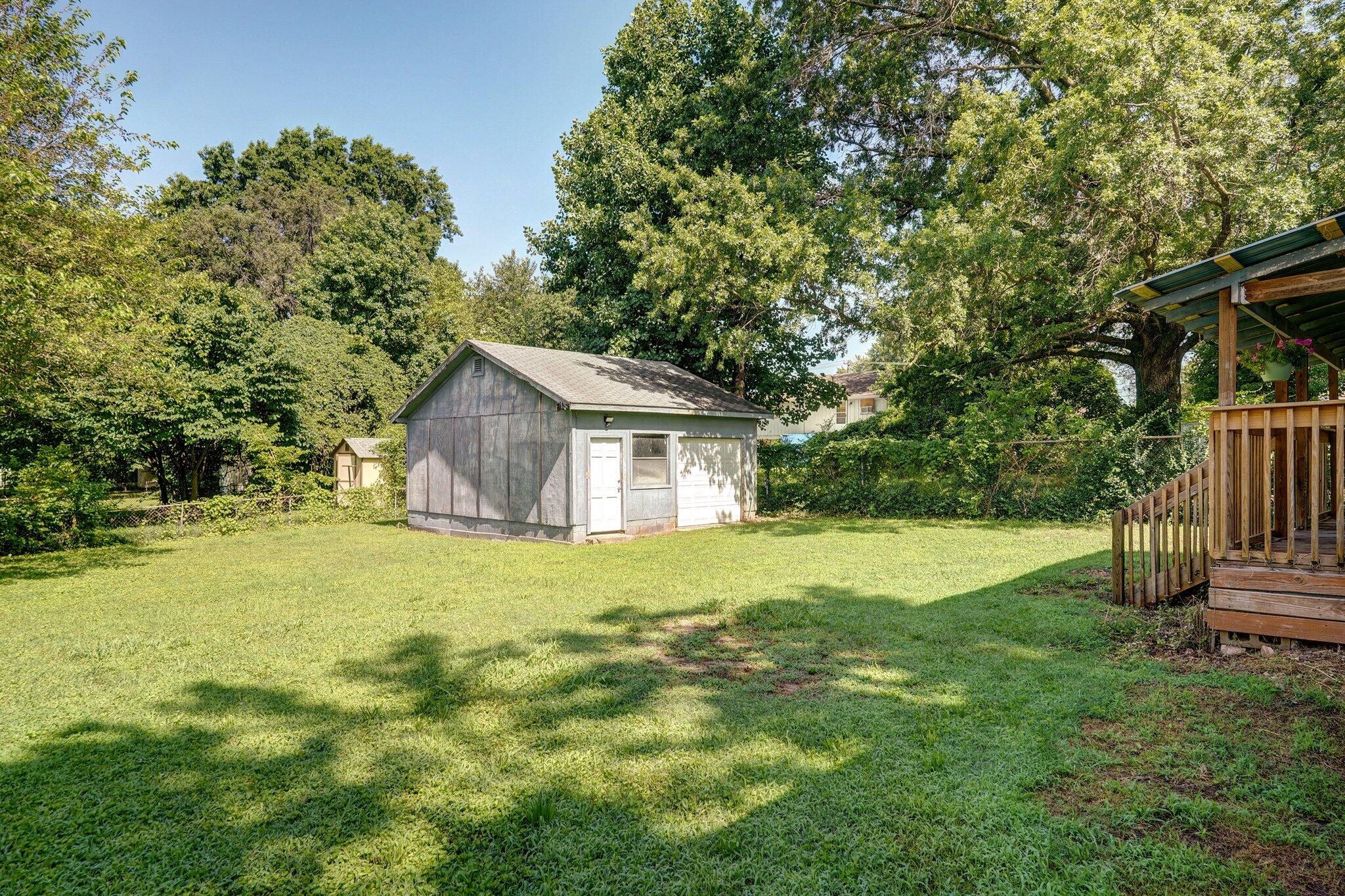 3113 North Howard Avenue Property Photo 22