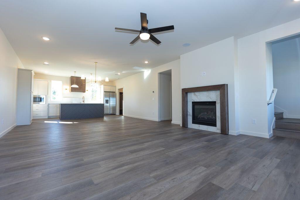 1319 East Valley Trail Drive Property Photo 3