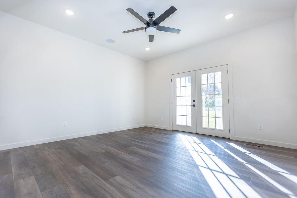 1319 East Valley Trail Drive Property Photo 9
