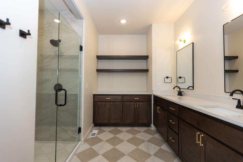 1319 East Valley Trail Drive Property Photo 10