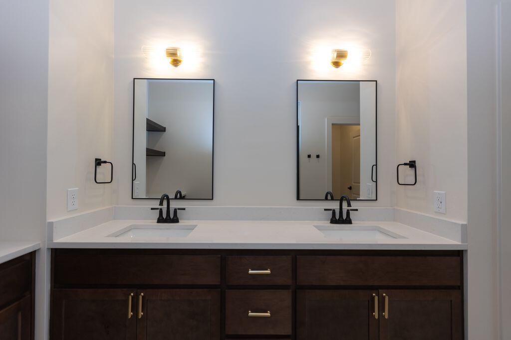 1319 East Valley Trail Drive Property Photo 11