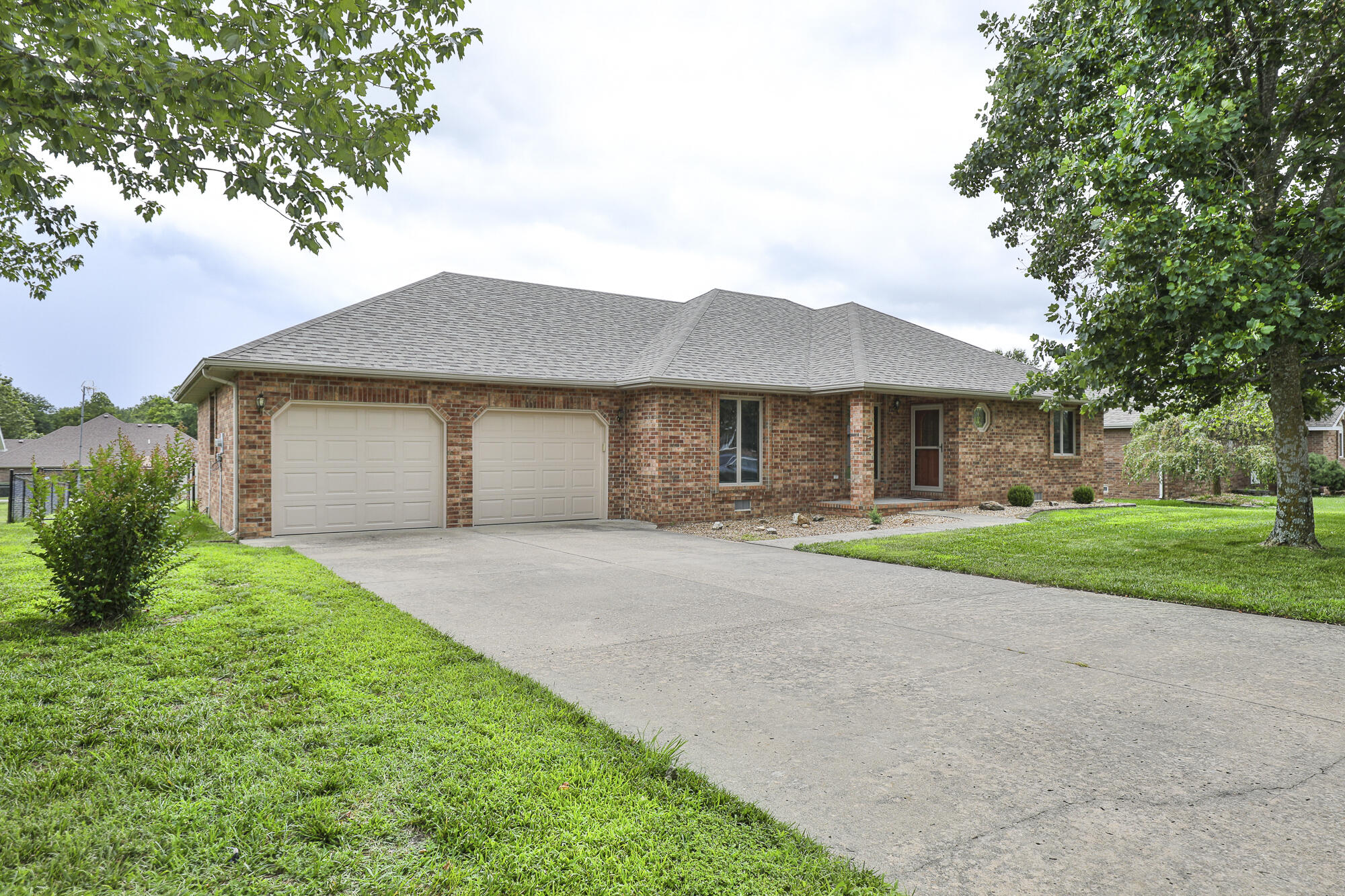 1660 South Meadow Lane Property Photo 1