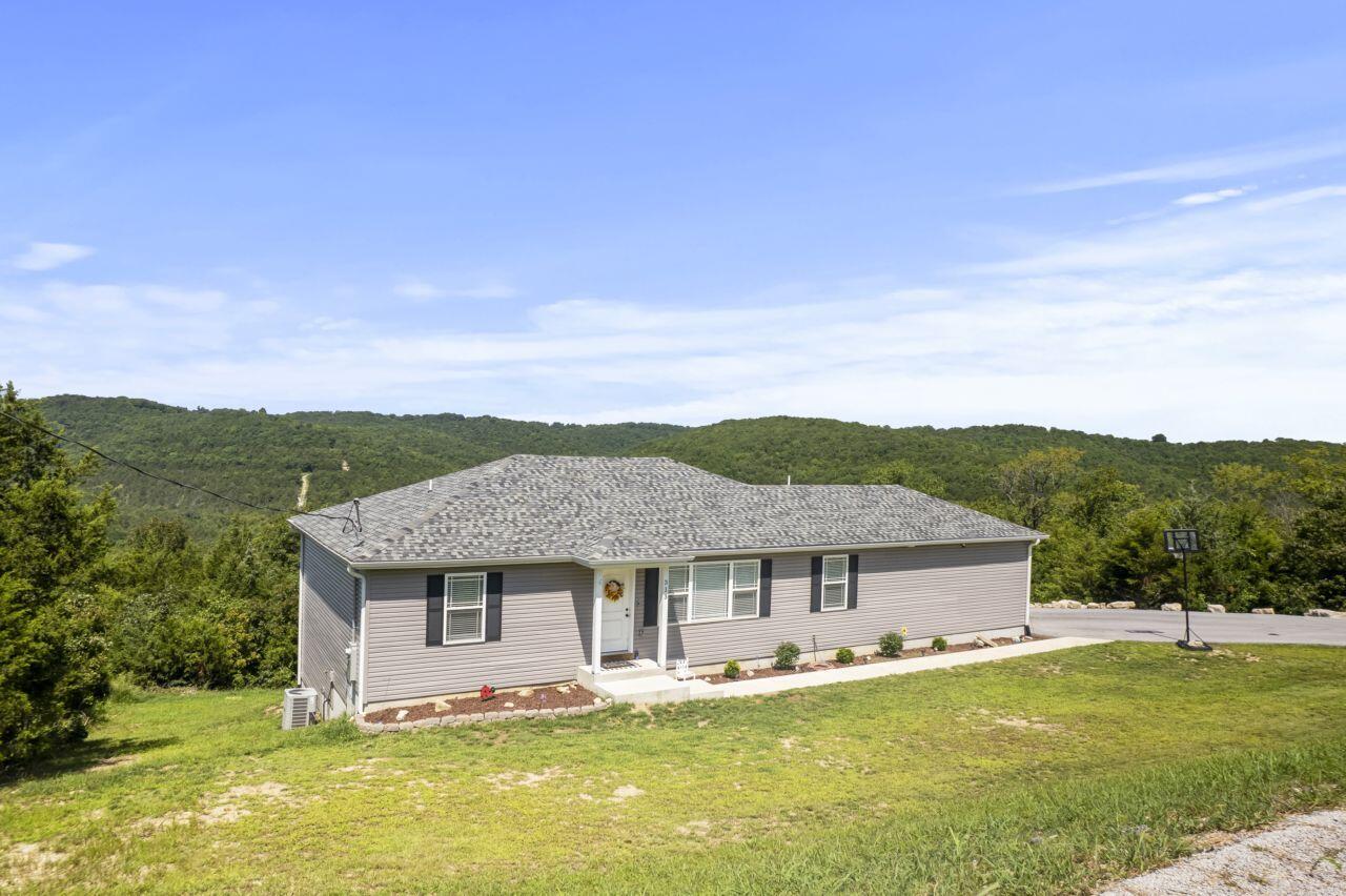 313 Wolf Trail Drive Property Photo 3