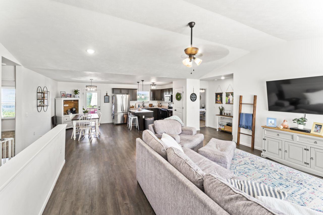 313 Wolf Trail Drive Property Photo 4