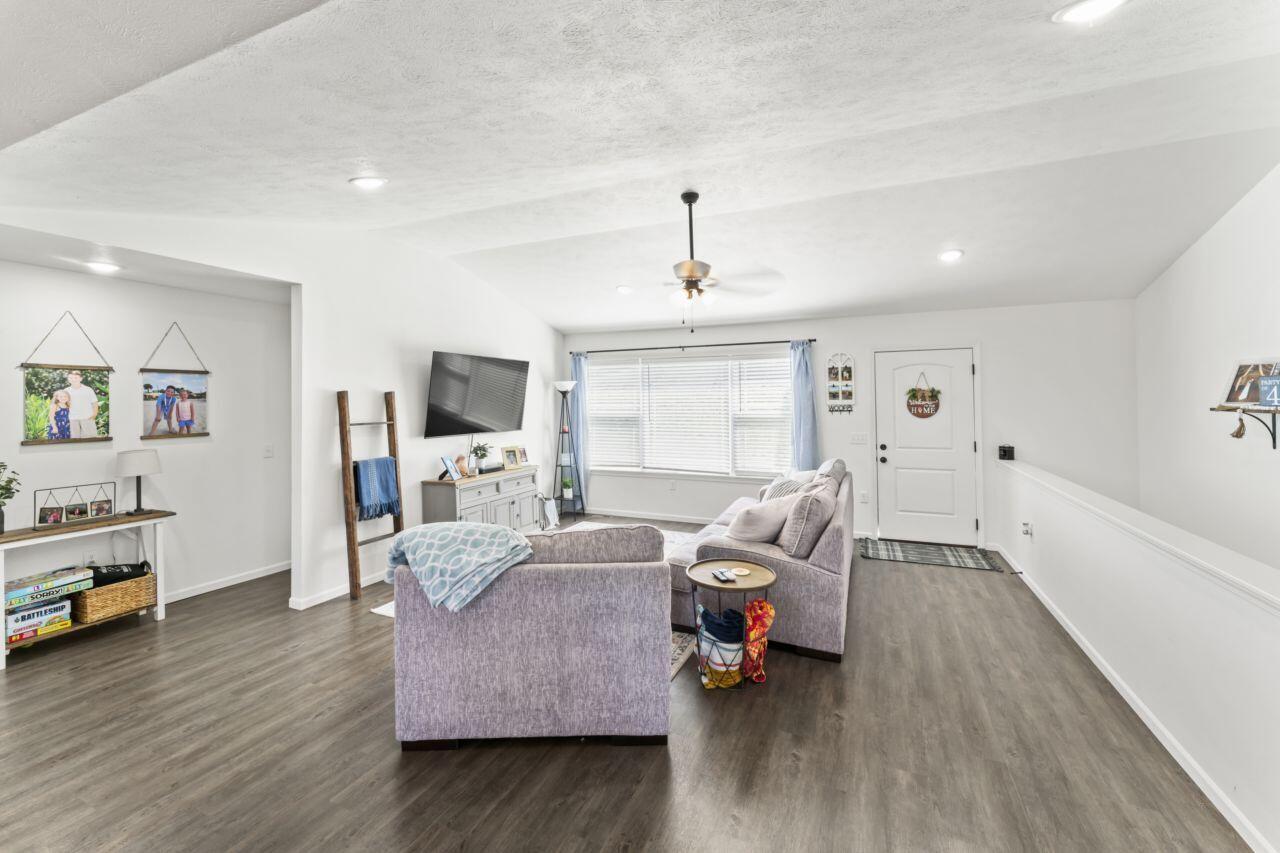 313 Wolf Trail Drive Property Photo 6