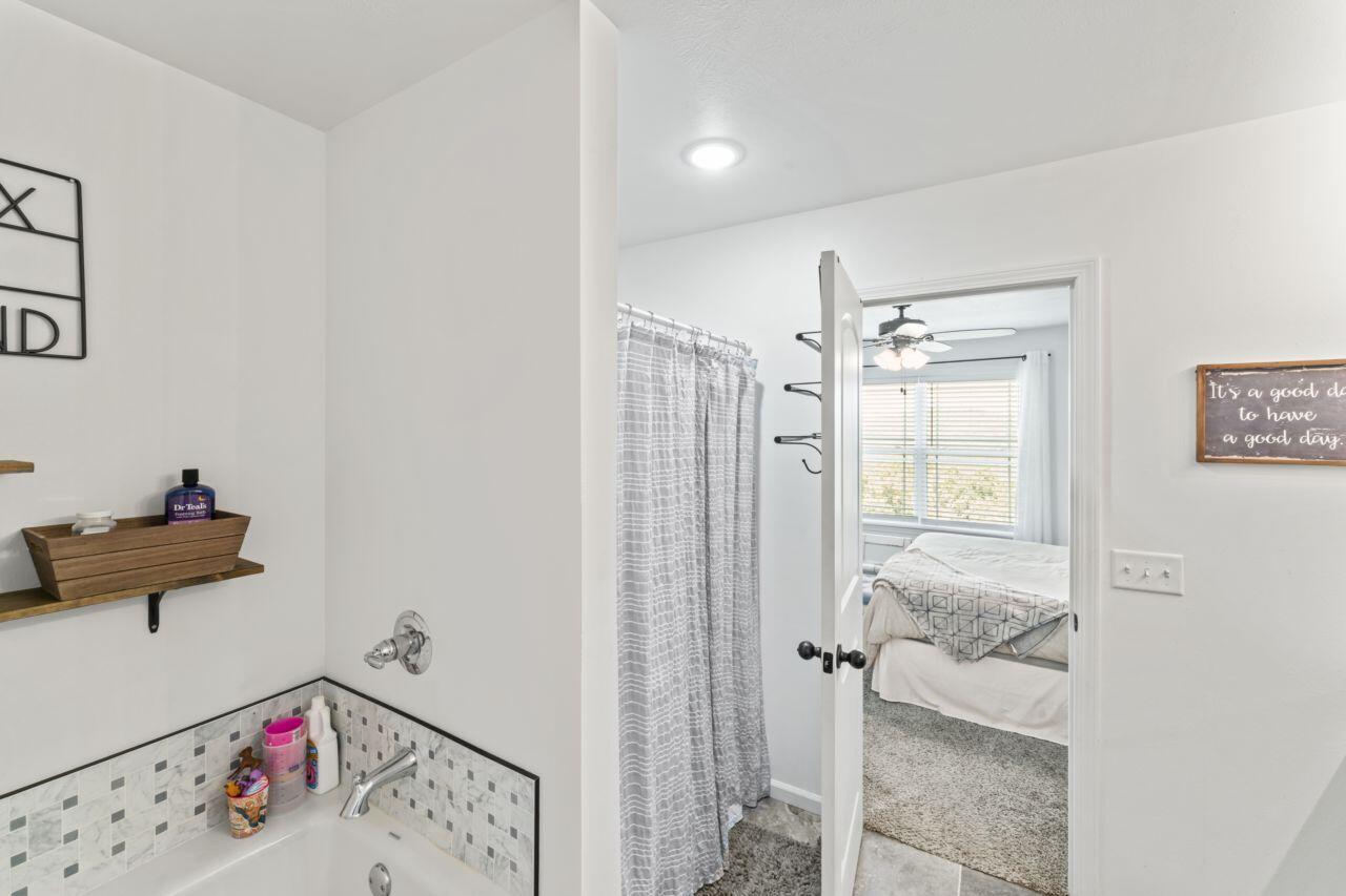 313 Wolf Trail Drive Property Photo 17