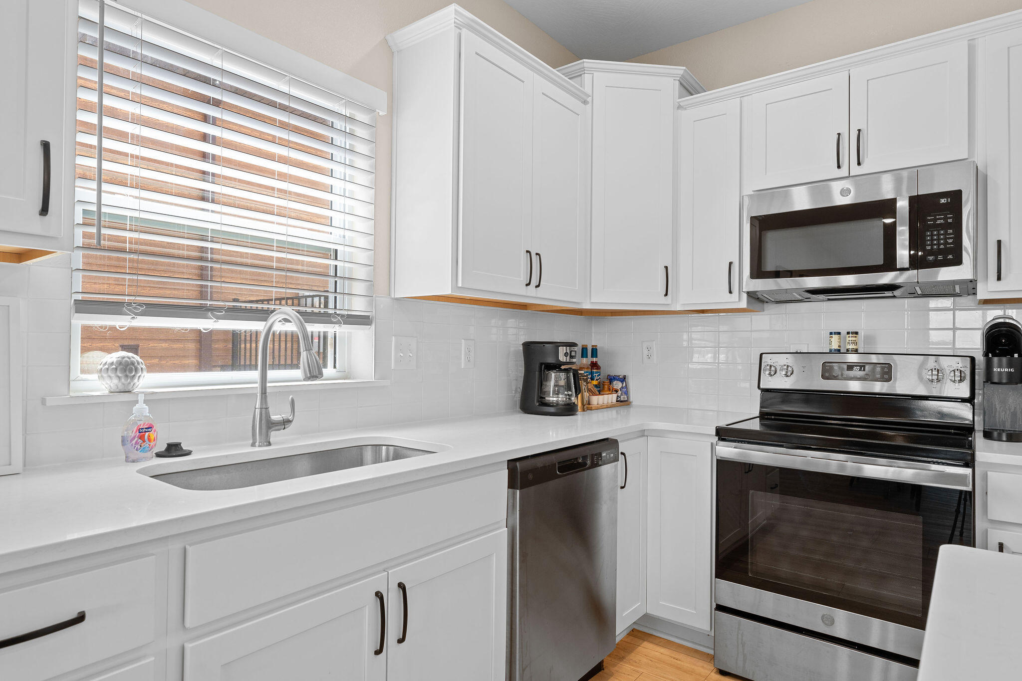 50 Settlers Cove Property Photo 11