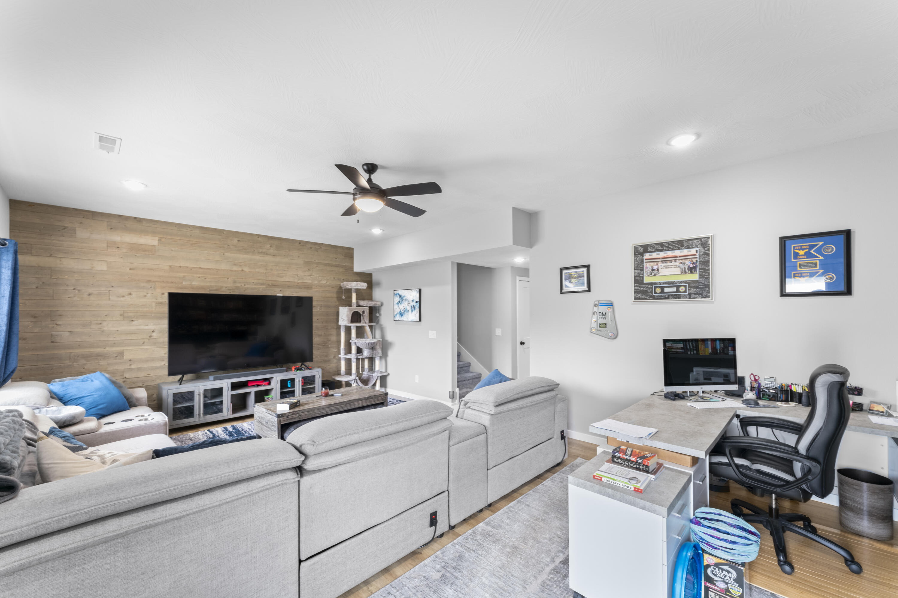 2101 North Affirmed Avenue Property Photo 22
