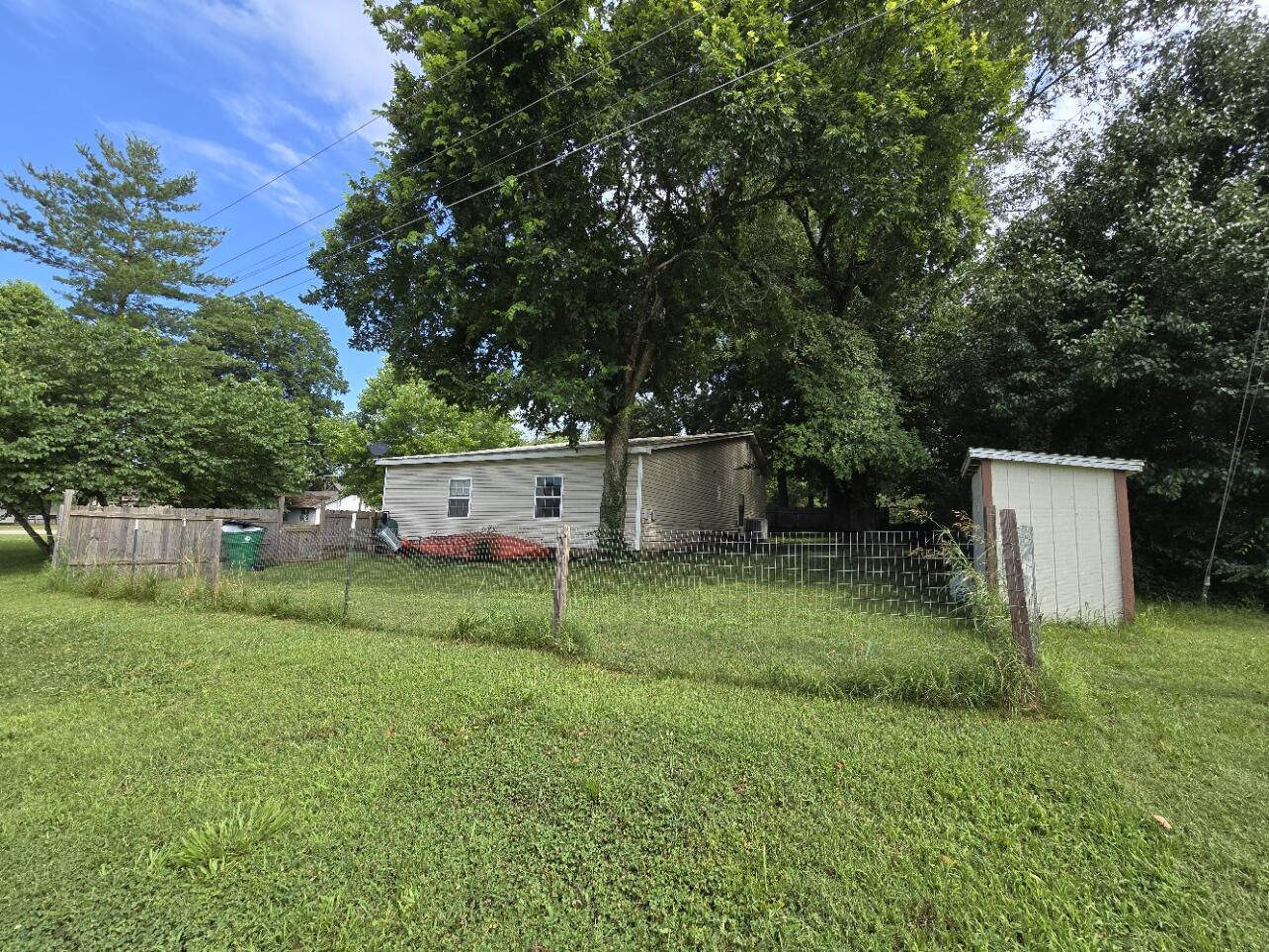 445 Monroe Street Property Photo 3