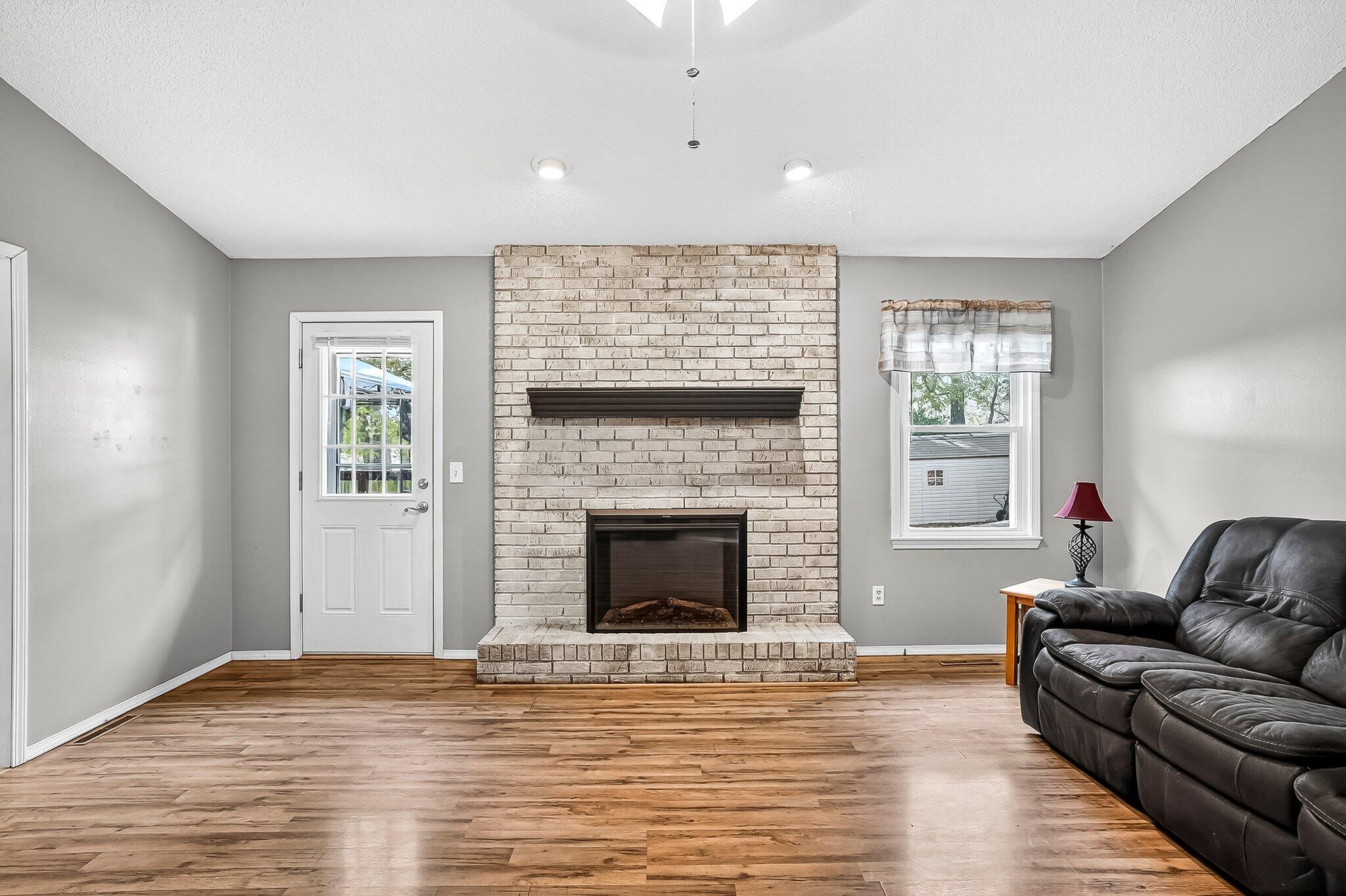 3849 South Leawood Avenue Property Photo 3