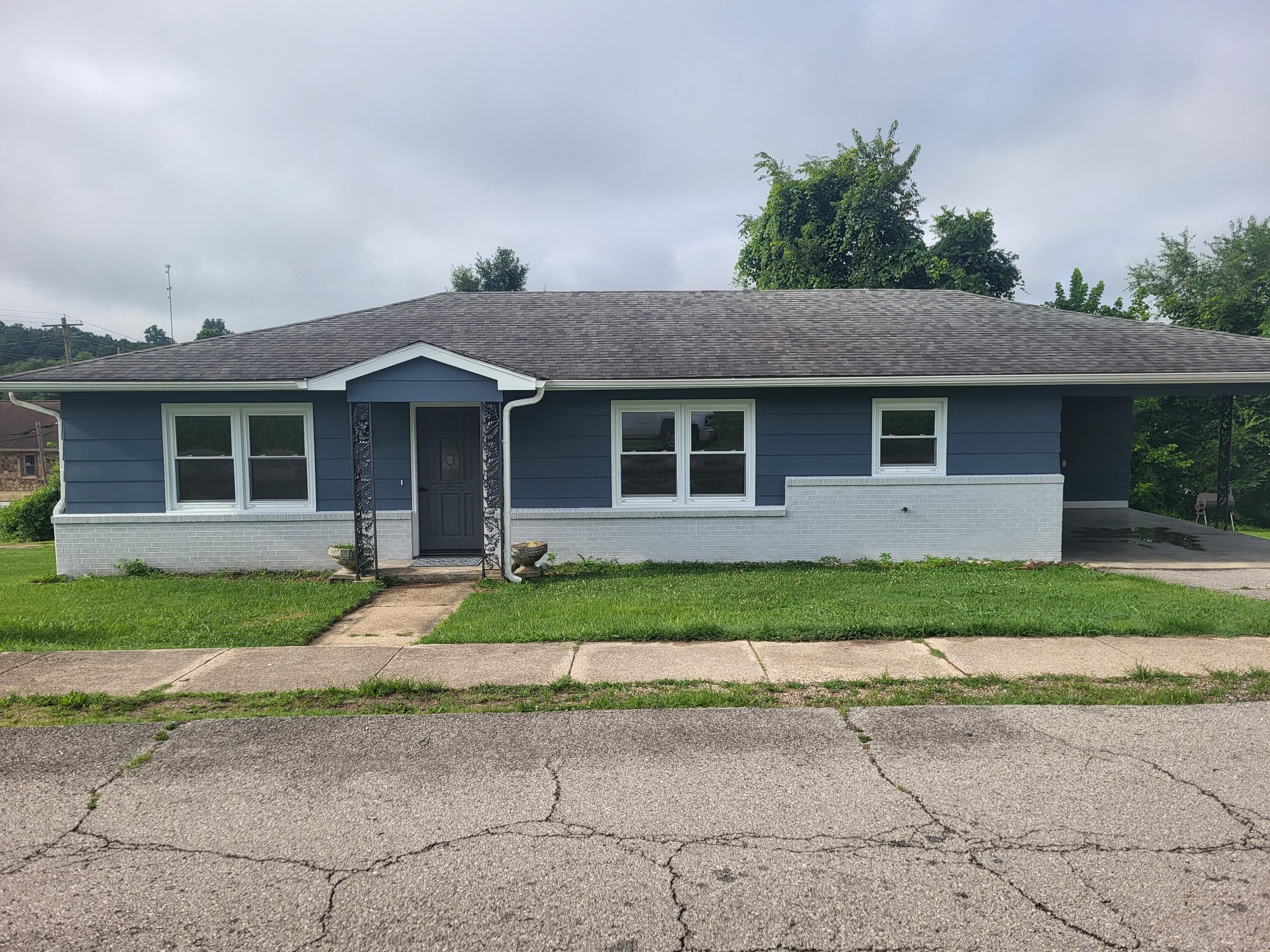 246 Third & Elm Street Property Photo 1