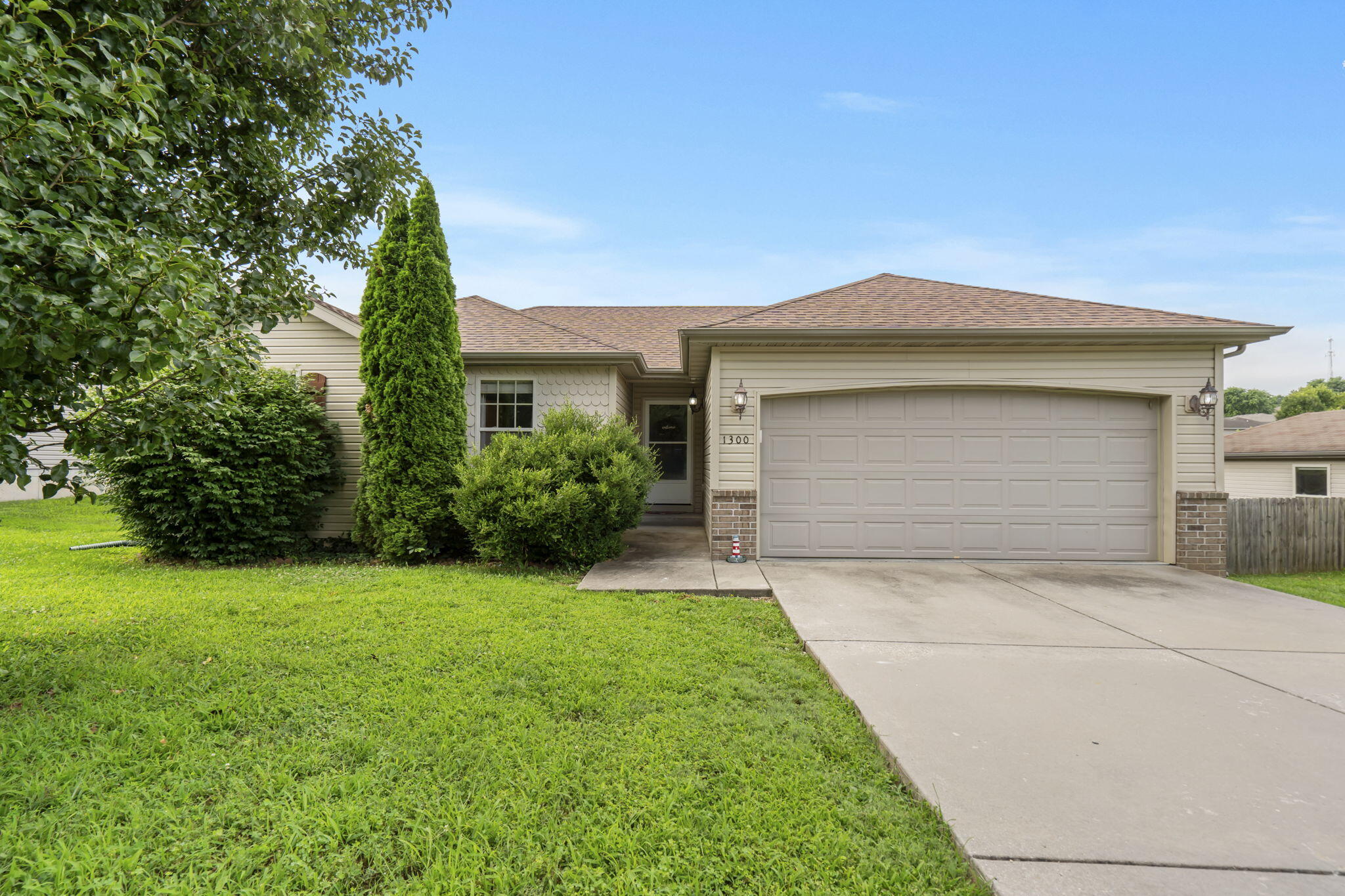1300 West Robin Street Property Photo 1