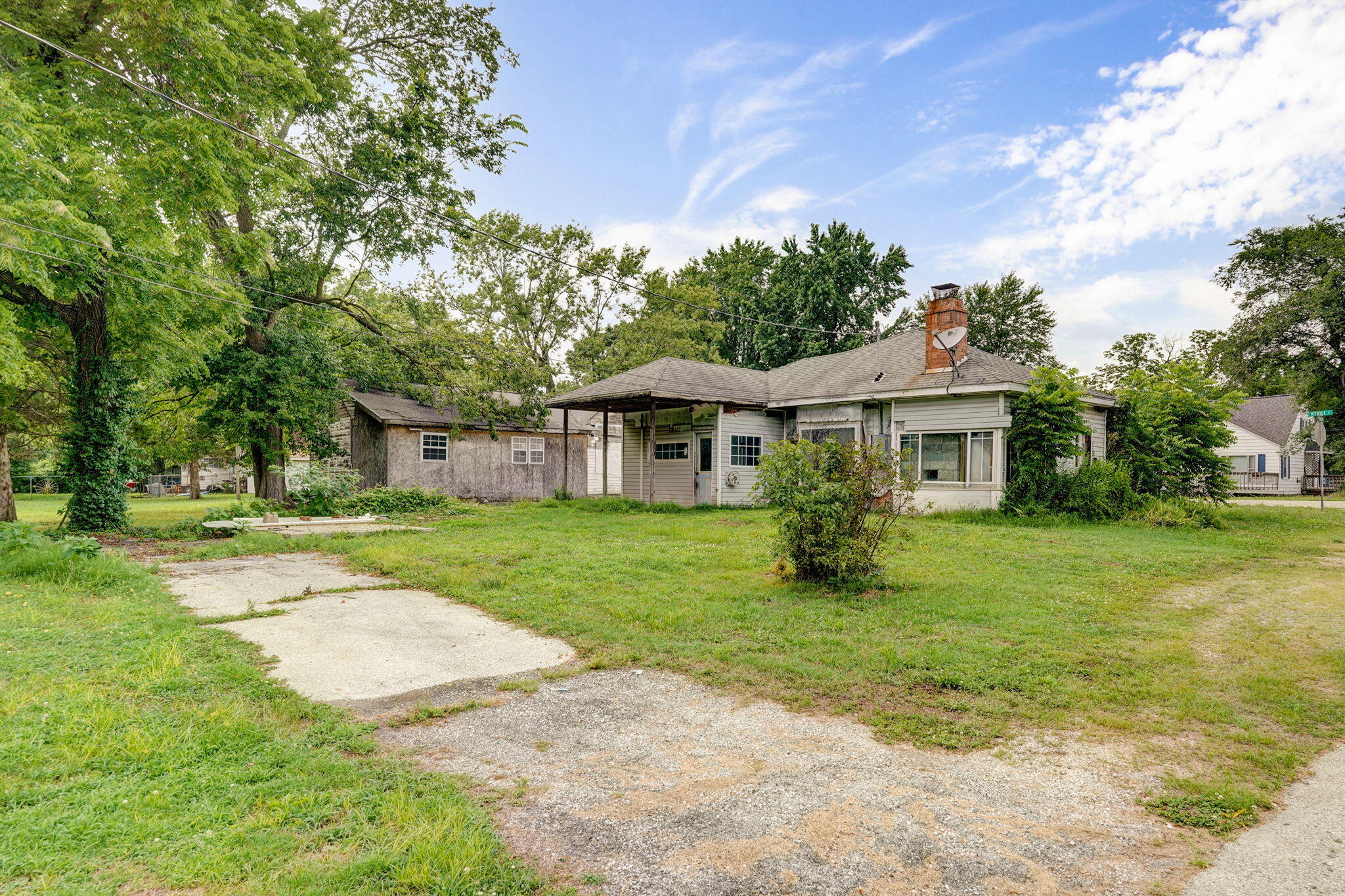 427 Morgan Avenue Property Photo 1