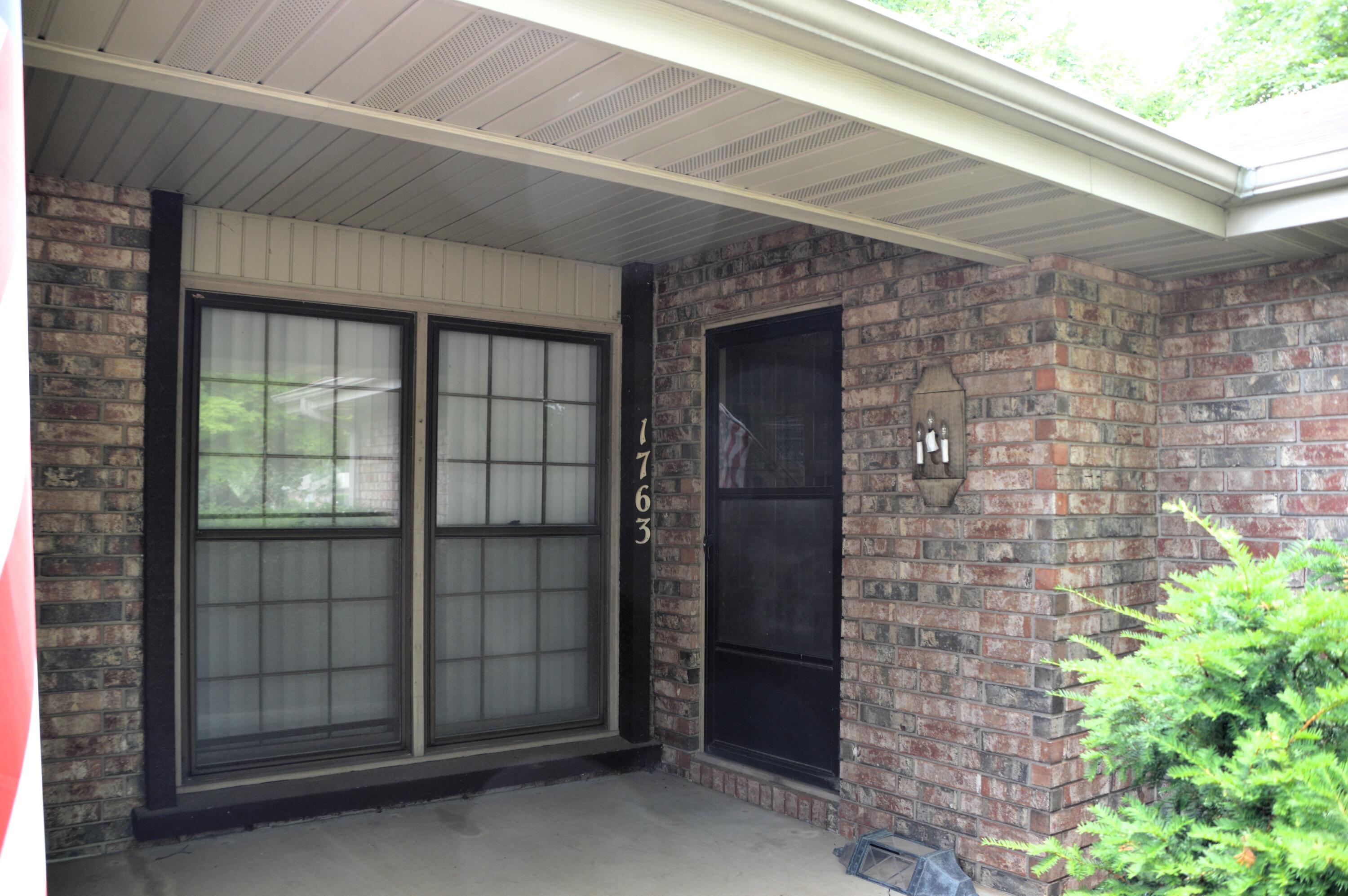 1761-1763 East Lark Street Property Photo 2