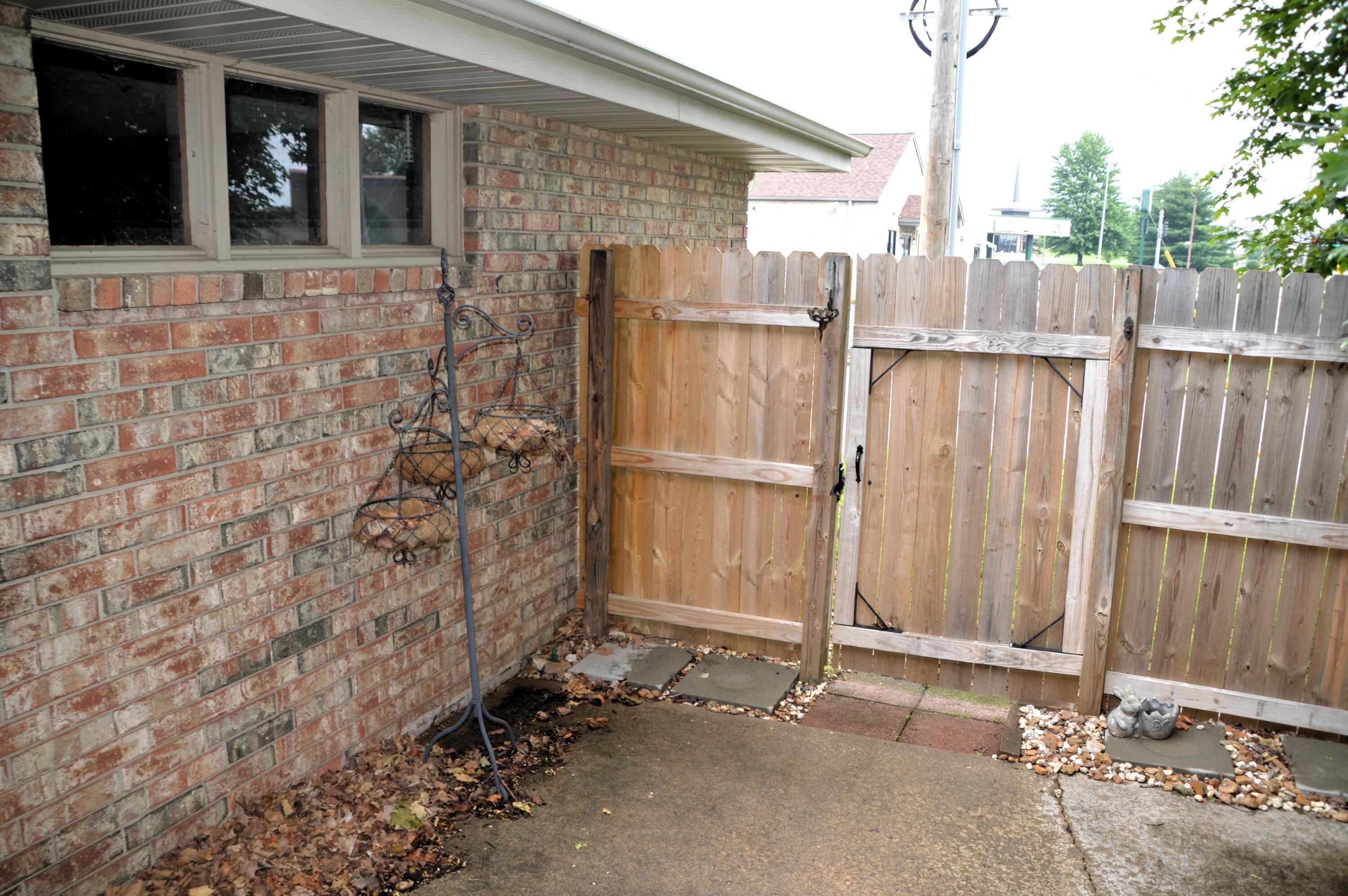 1761-1763 East Lark Street Property Photo 12