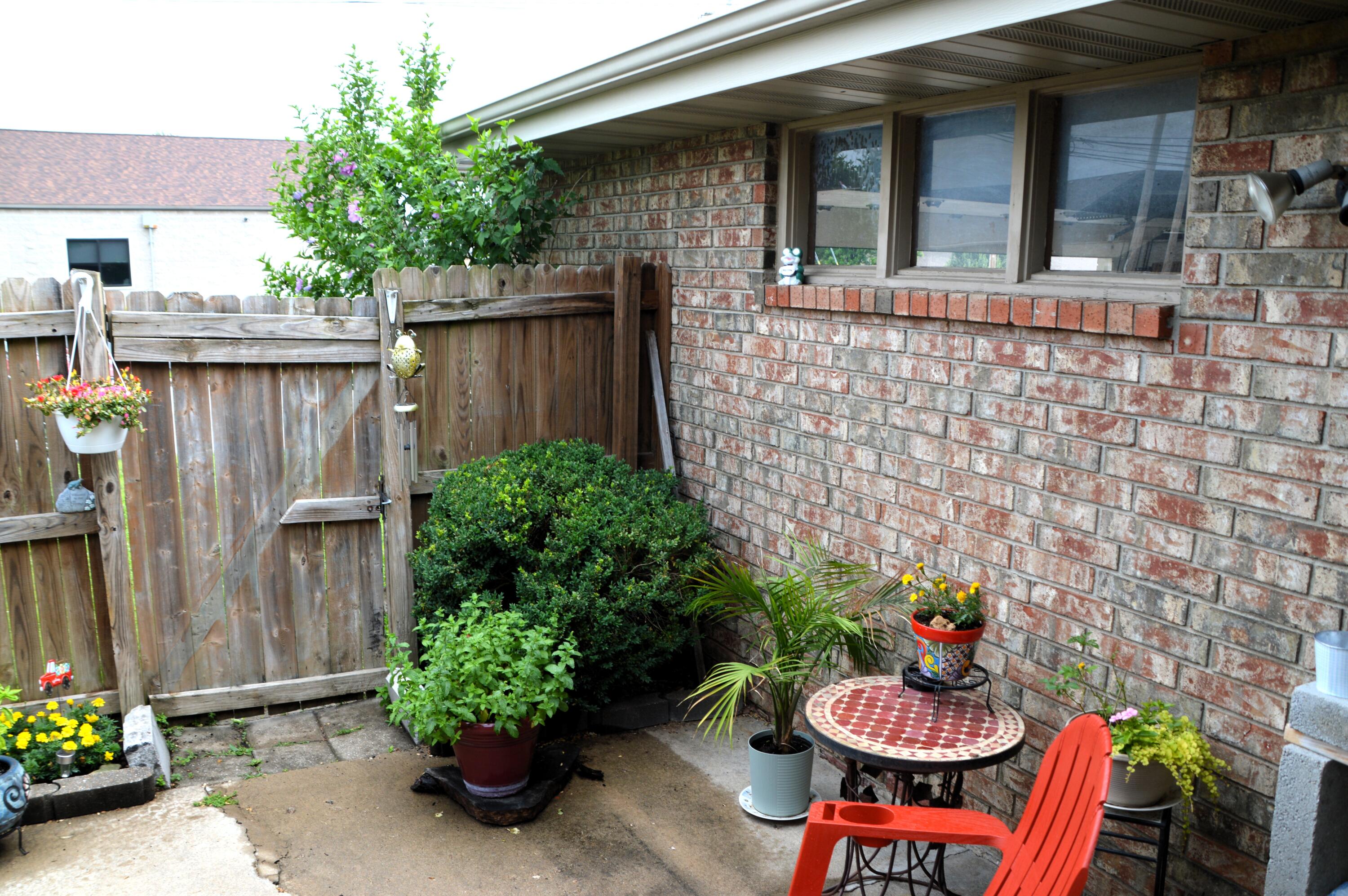 1761-1763 East Lark Street Property Photo 24