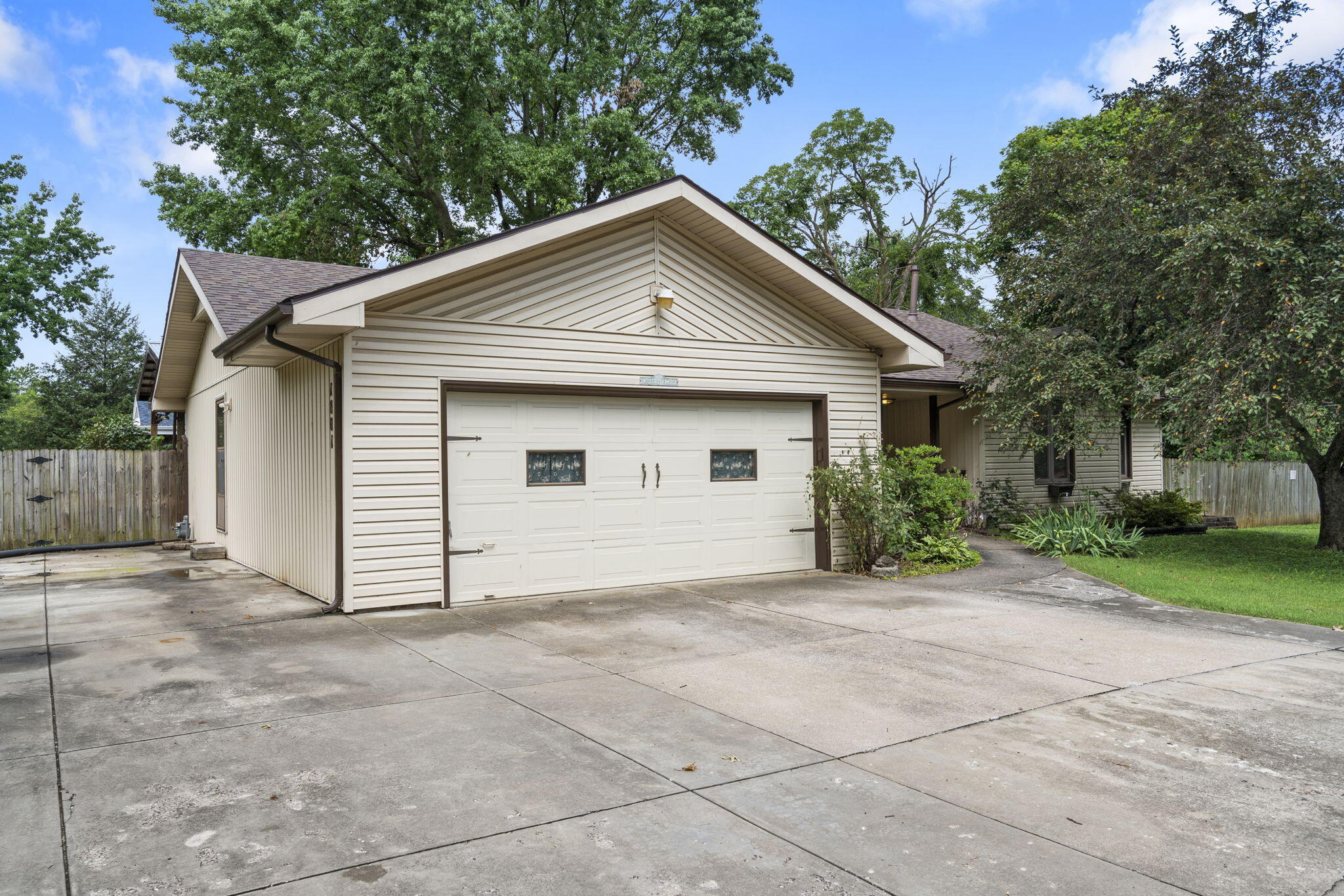 1801 West Cherokee Street Property Photo 3