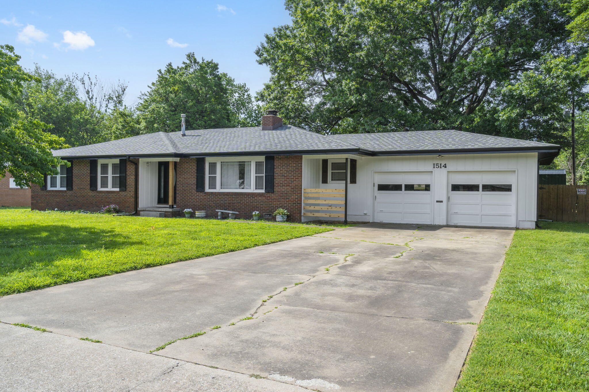 1514 West Swan Street Property Photo 1