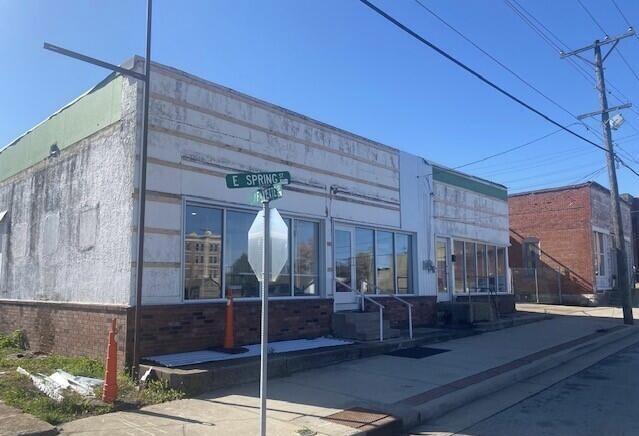 215 East Spring Street Property Photo 1