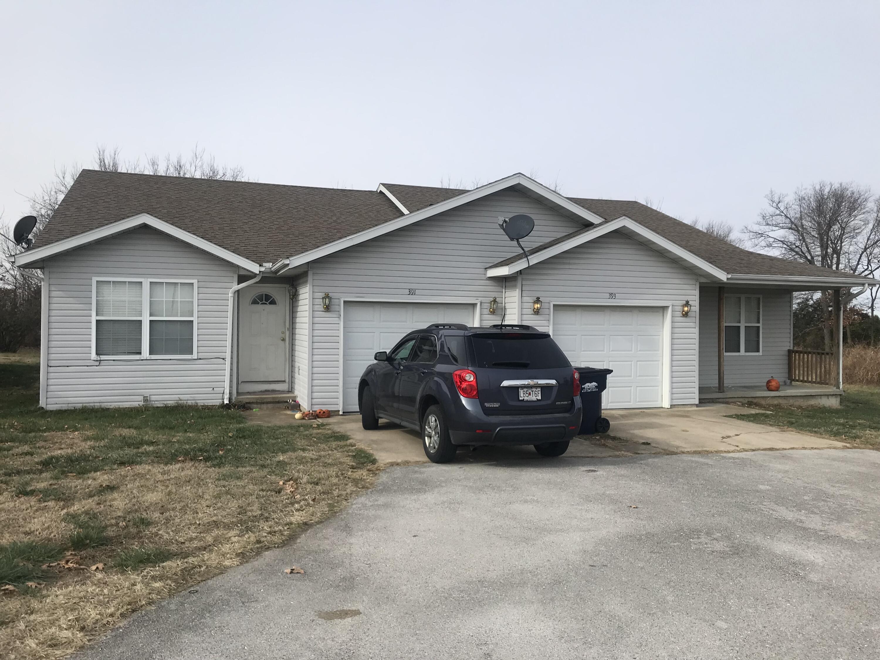 391-393 North Orchard Boulevard Property Photo 1