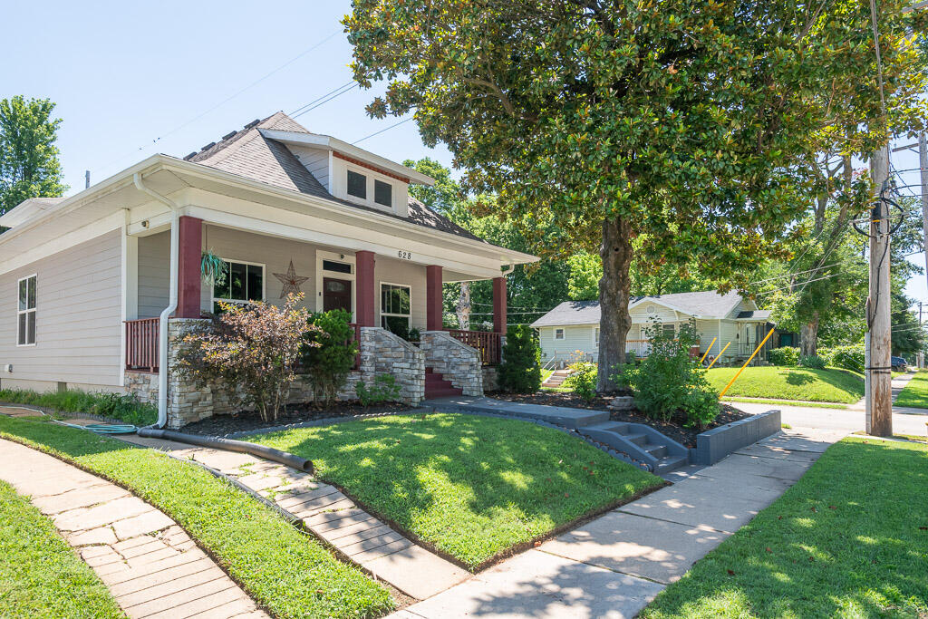 628 West Lynn Street Property Photo 4
