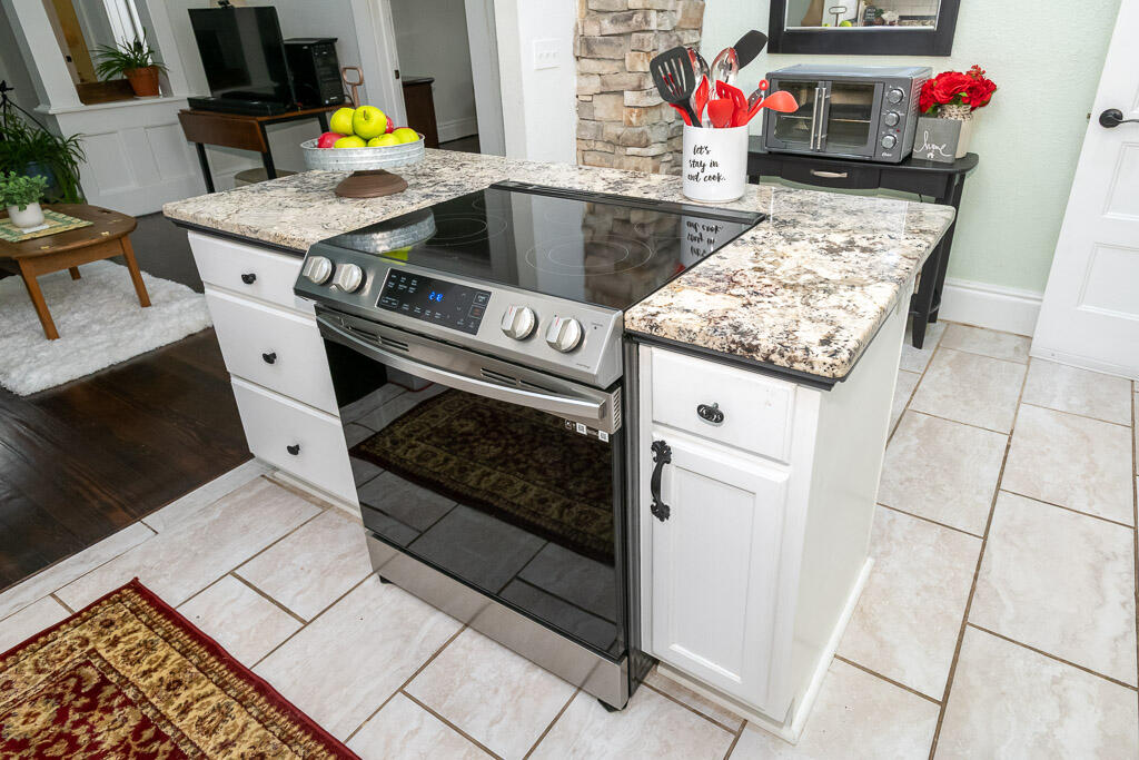 628 West Lynn Street Property Photo 17