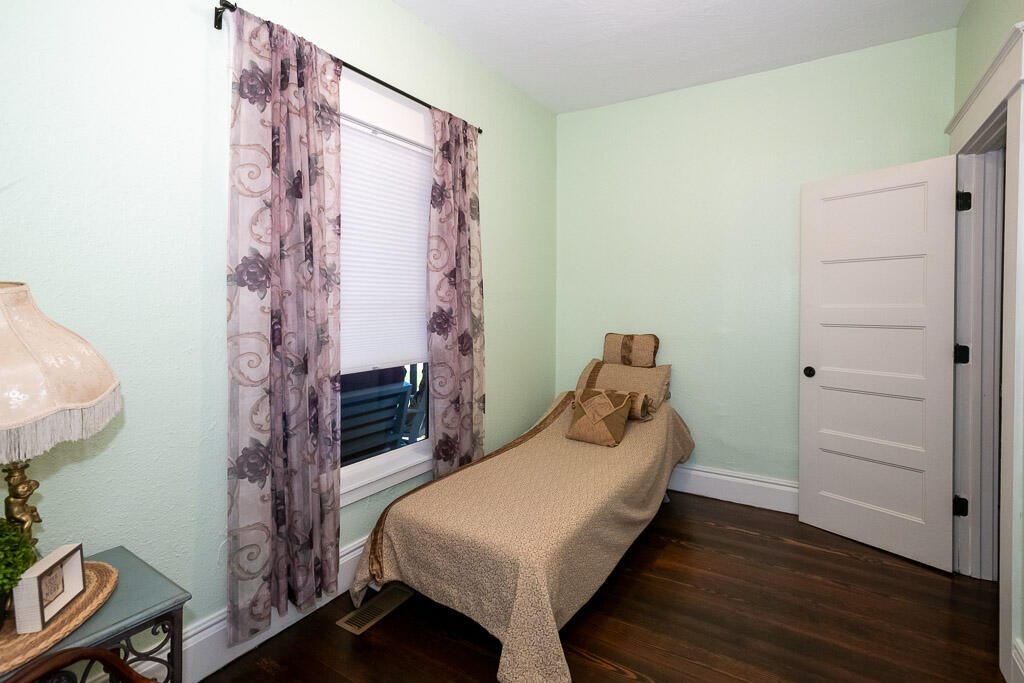 628 West Lynn Street Property Photo 24