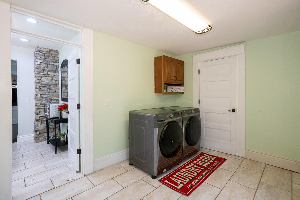 628 West Lynn Street Property Photo 27
