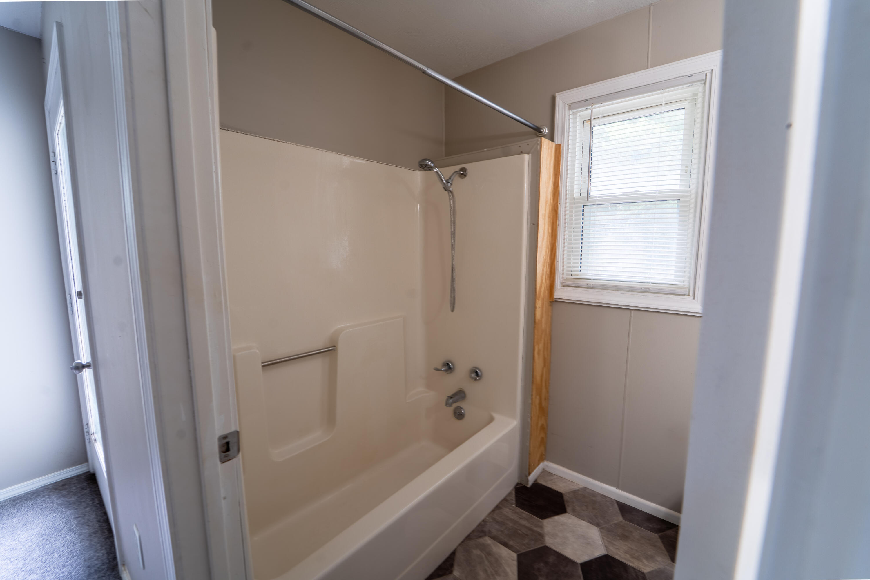 1520 East Seminole Street Property Photo 18