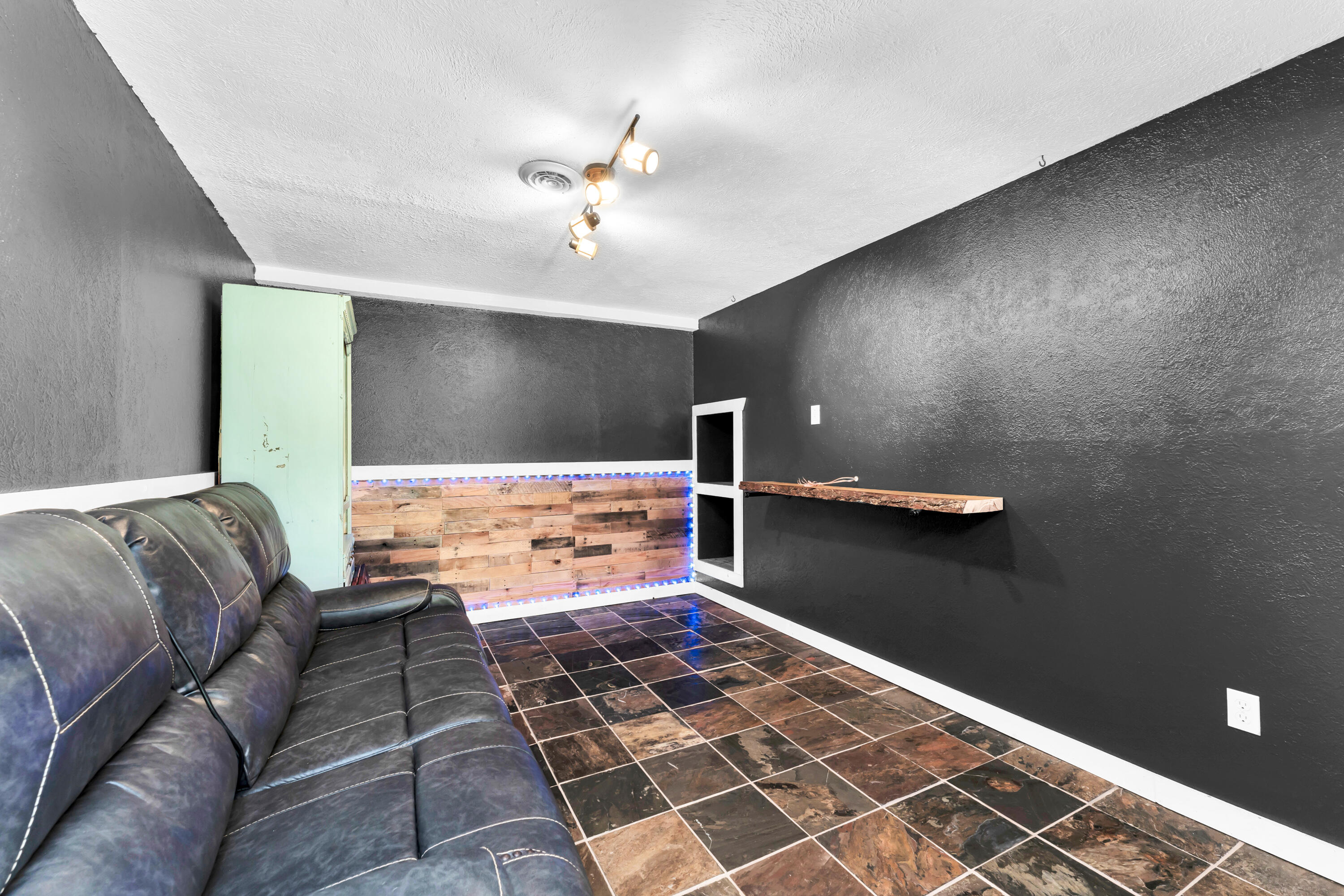 1604 East Sycamore Street Property Photo 21