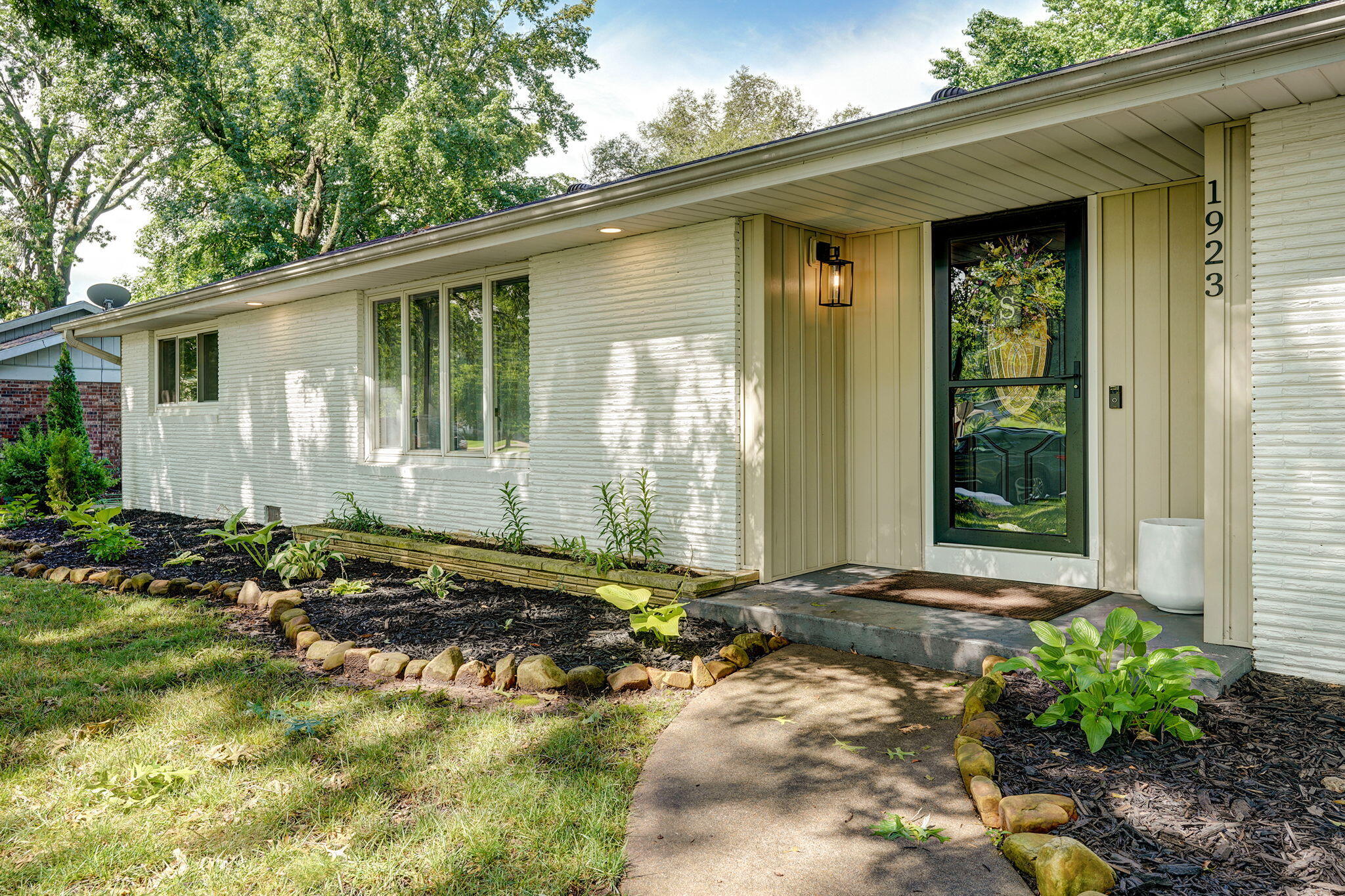 1923 South Cedarbrook Avenue Property Photo 2